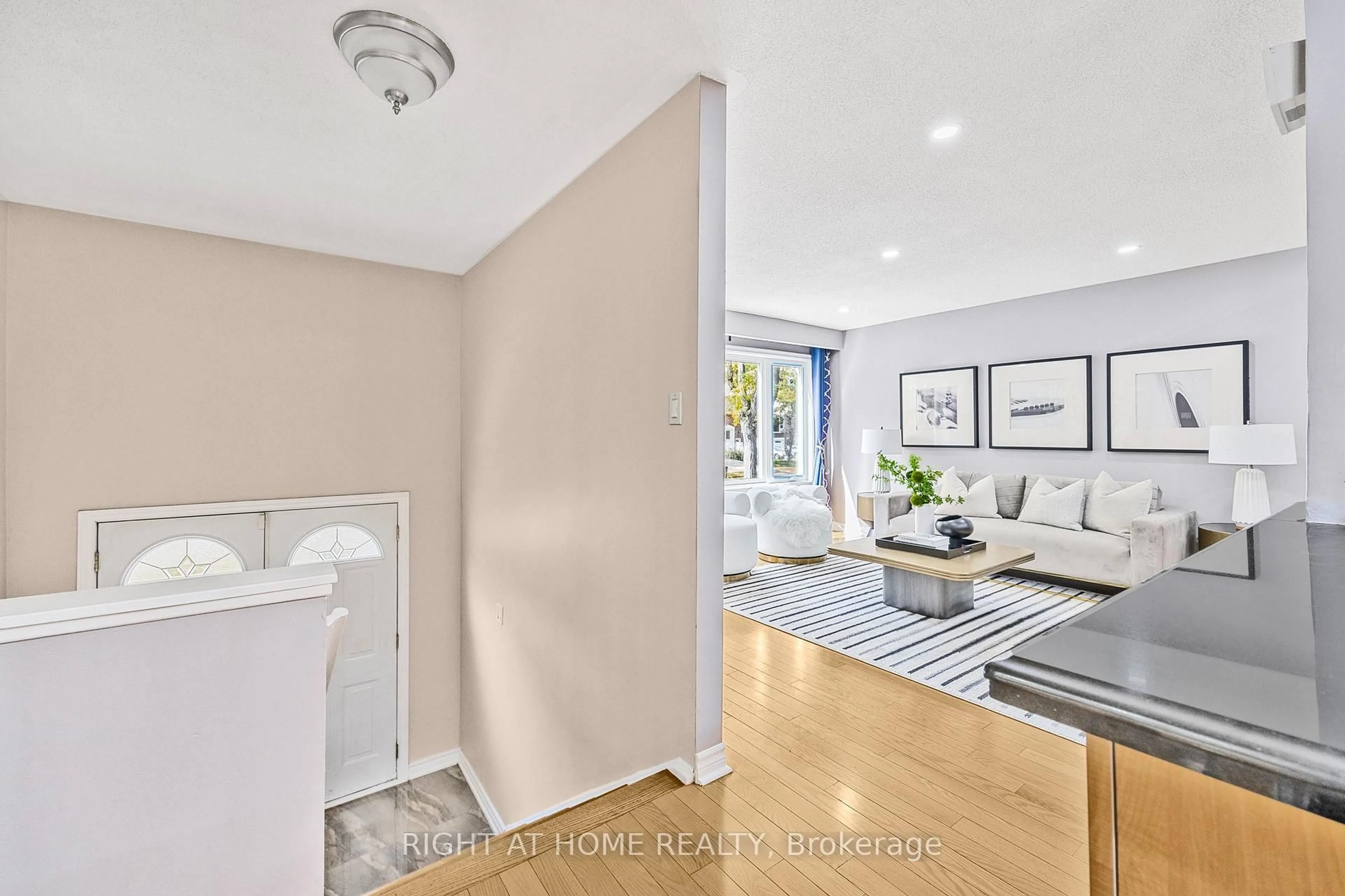A pic of a room for 49 Tuscarora Dr, Toronto Ontario M2H 2K4