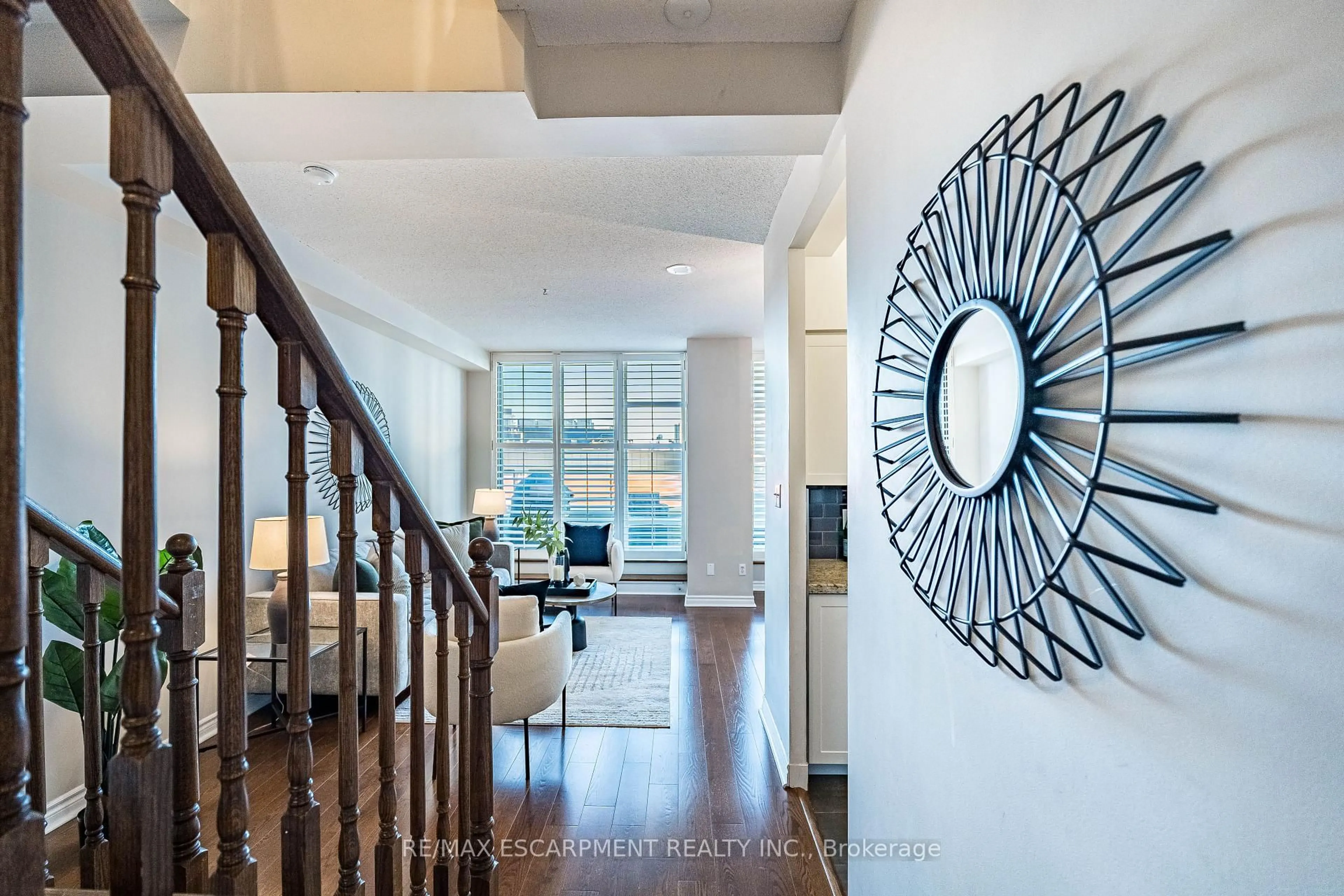 Indoor foyer for 39 Parliament St #909, Toronto Ontario M5A 4R2