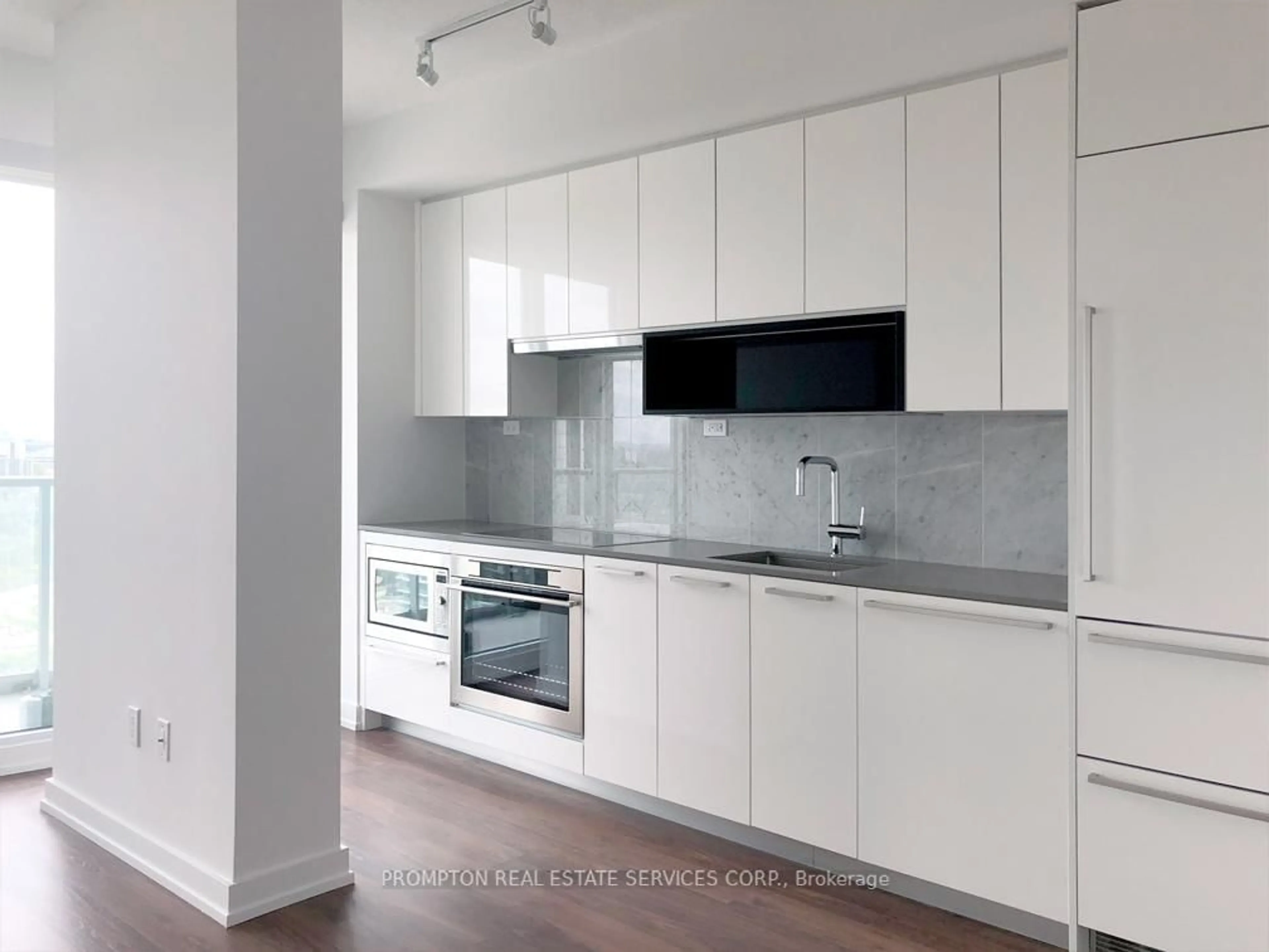 Standard kitchen, wood/laminate floor for 117 McMahon Dr #3301, Toronto Ontario M2K 0E4