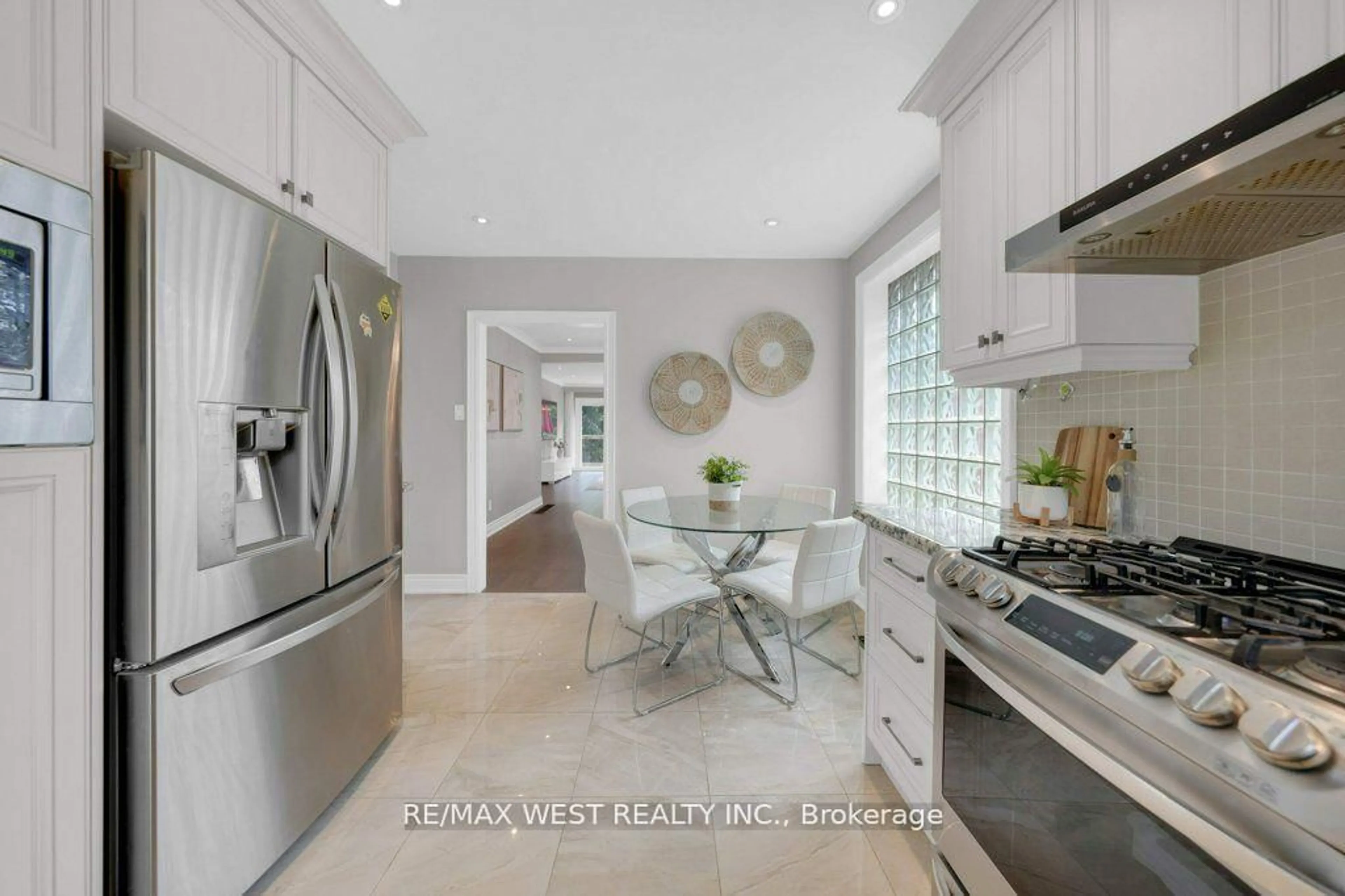 Contemporary kitchen, ceramic/tile floor for 151 Brahms Ave, Toronto Ontario M2H 1H9
