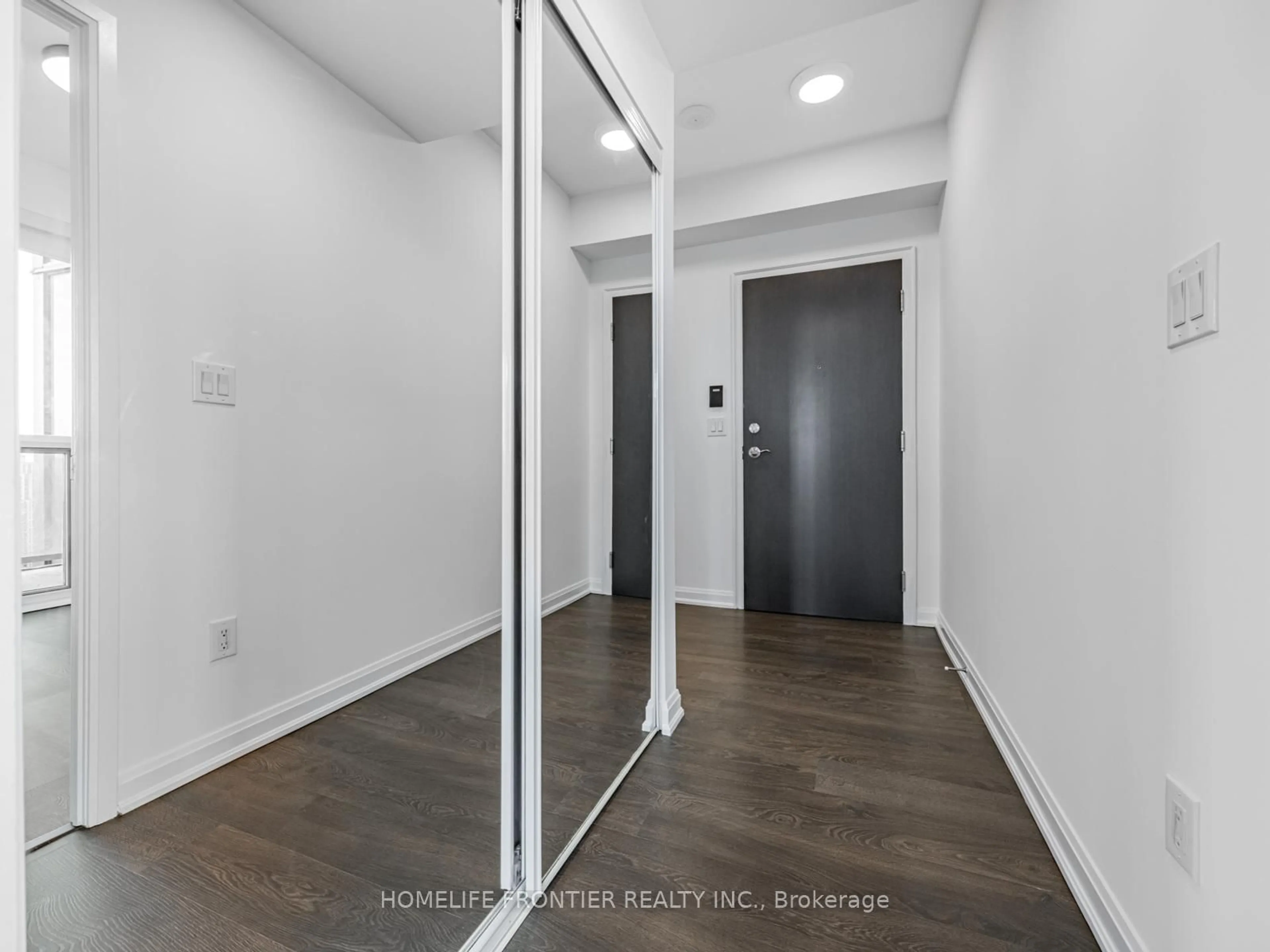 Indoor entryway for 9 Bogert Ave #2903, Toronto Ontario M2N 0H3