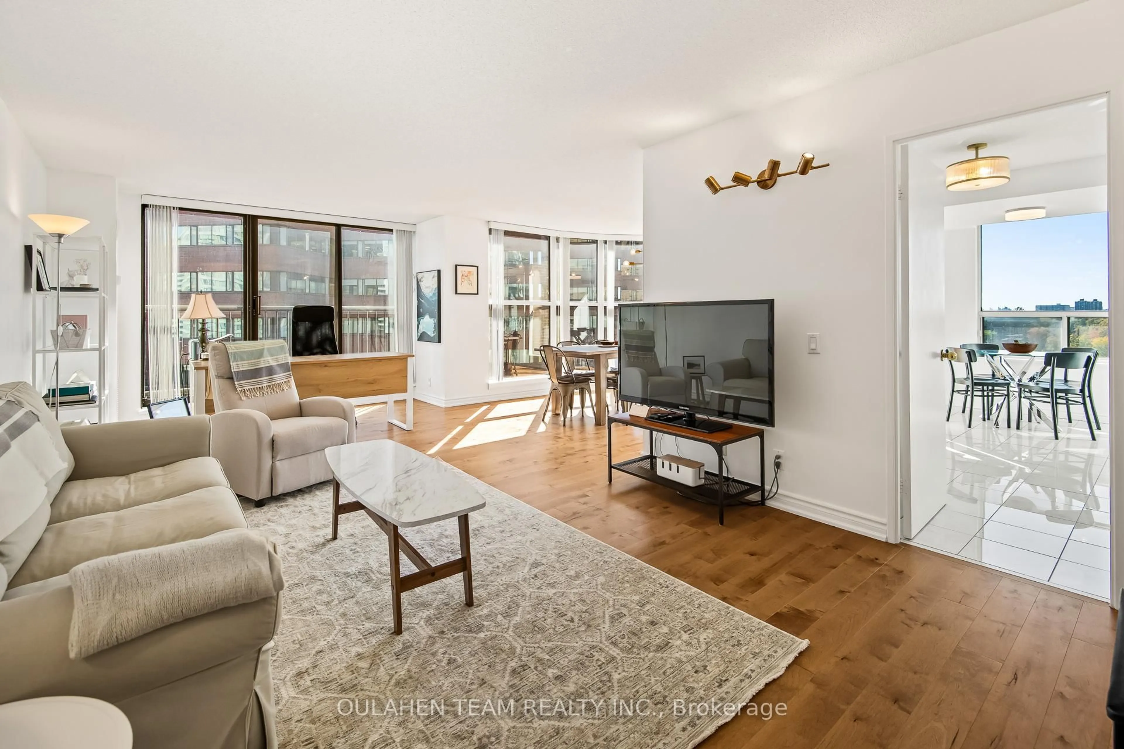 Living room with furniture, unknown for 100 Upper Madison Ave #1108, Toronto Ontario M2N 6M4