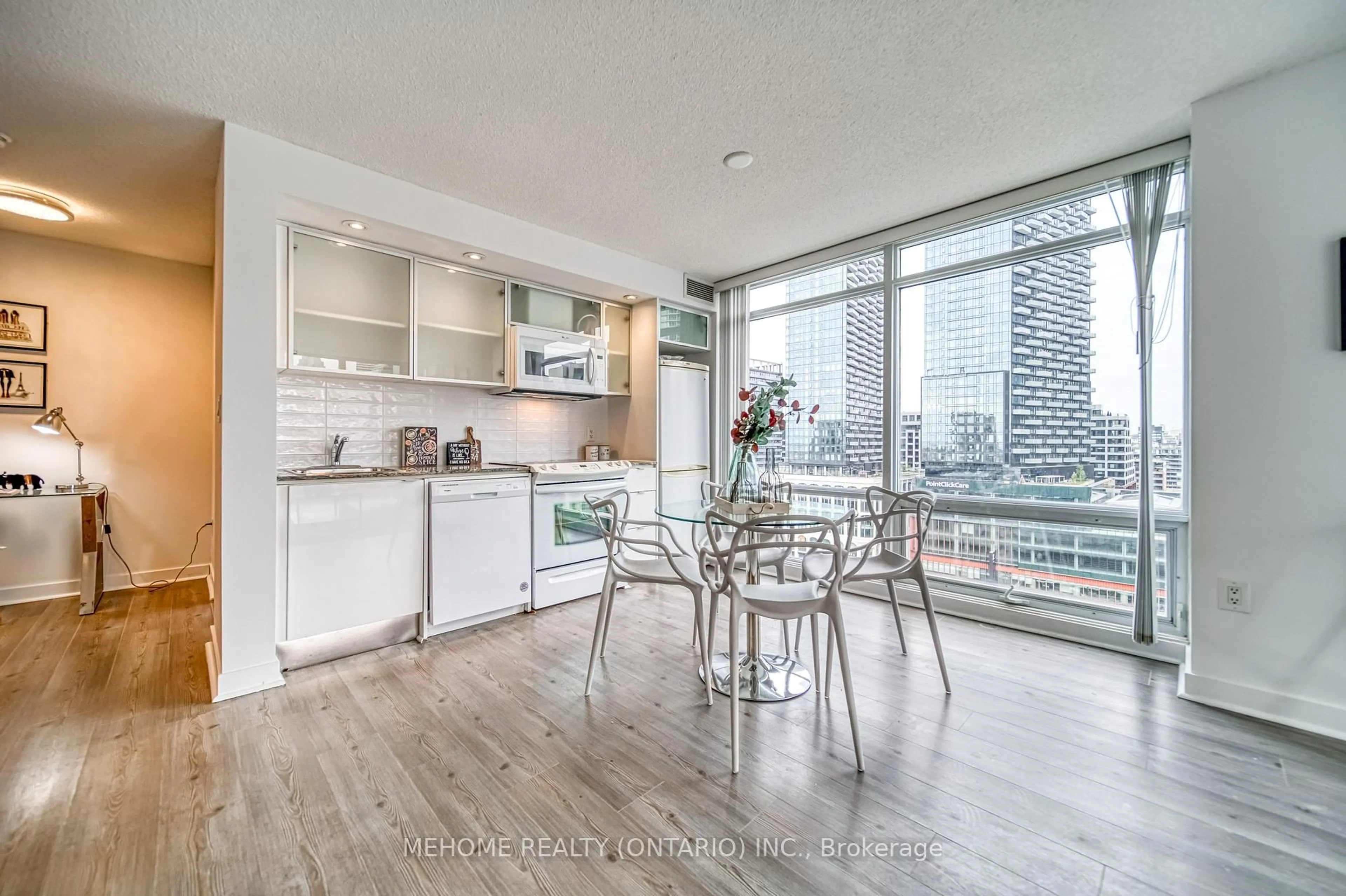 Open concept kitchen, unknown for 25 Telegram Mews #1902, Toronto Ontario M5V 3Z1