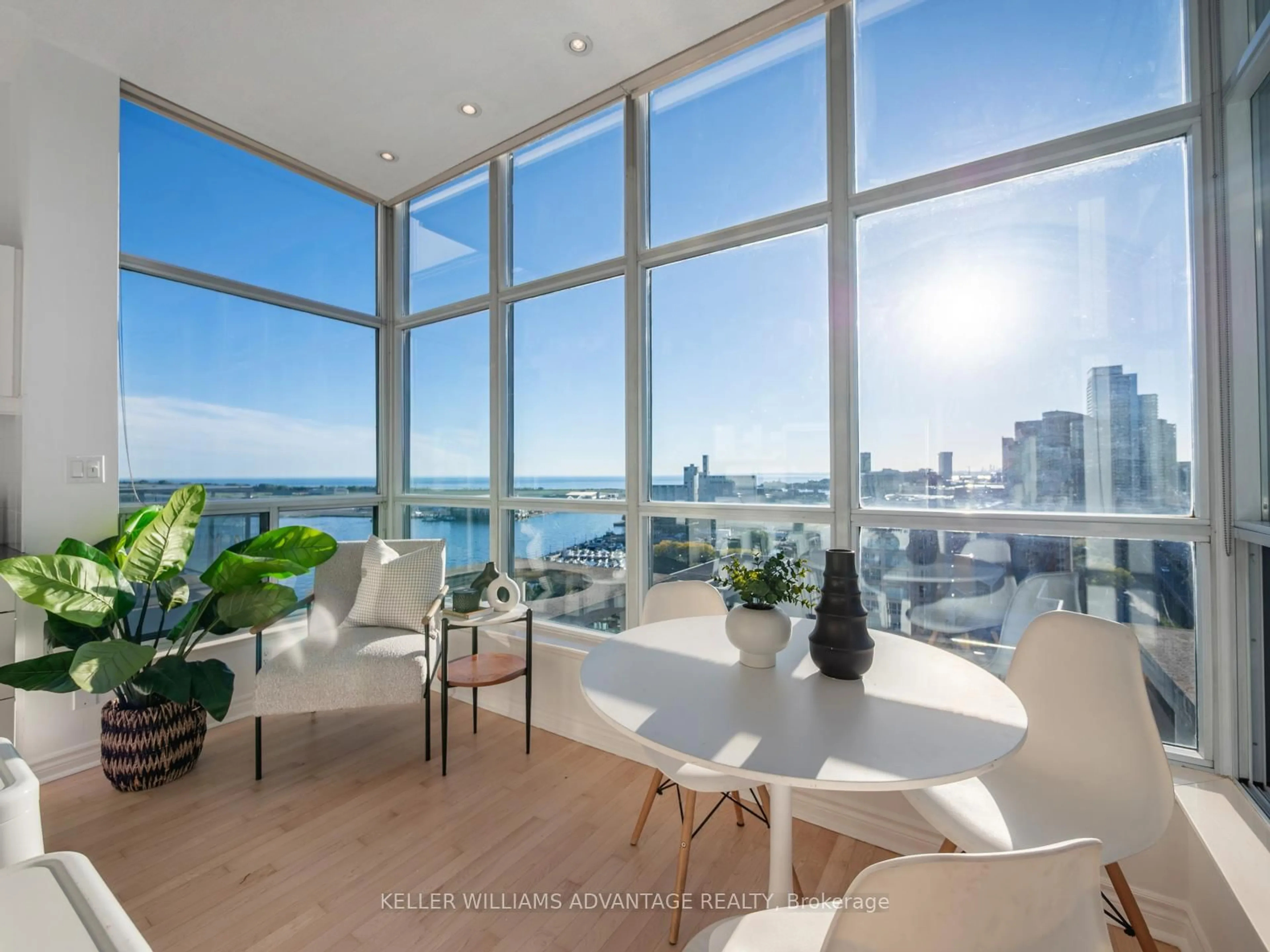 A pic of a room for 410 Queens Quay #UPH3, Toronto Ontario M5V 3T1