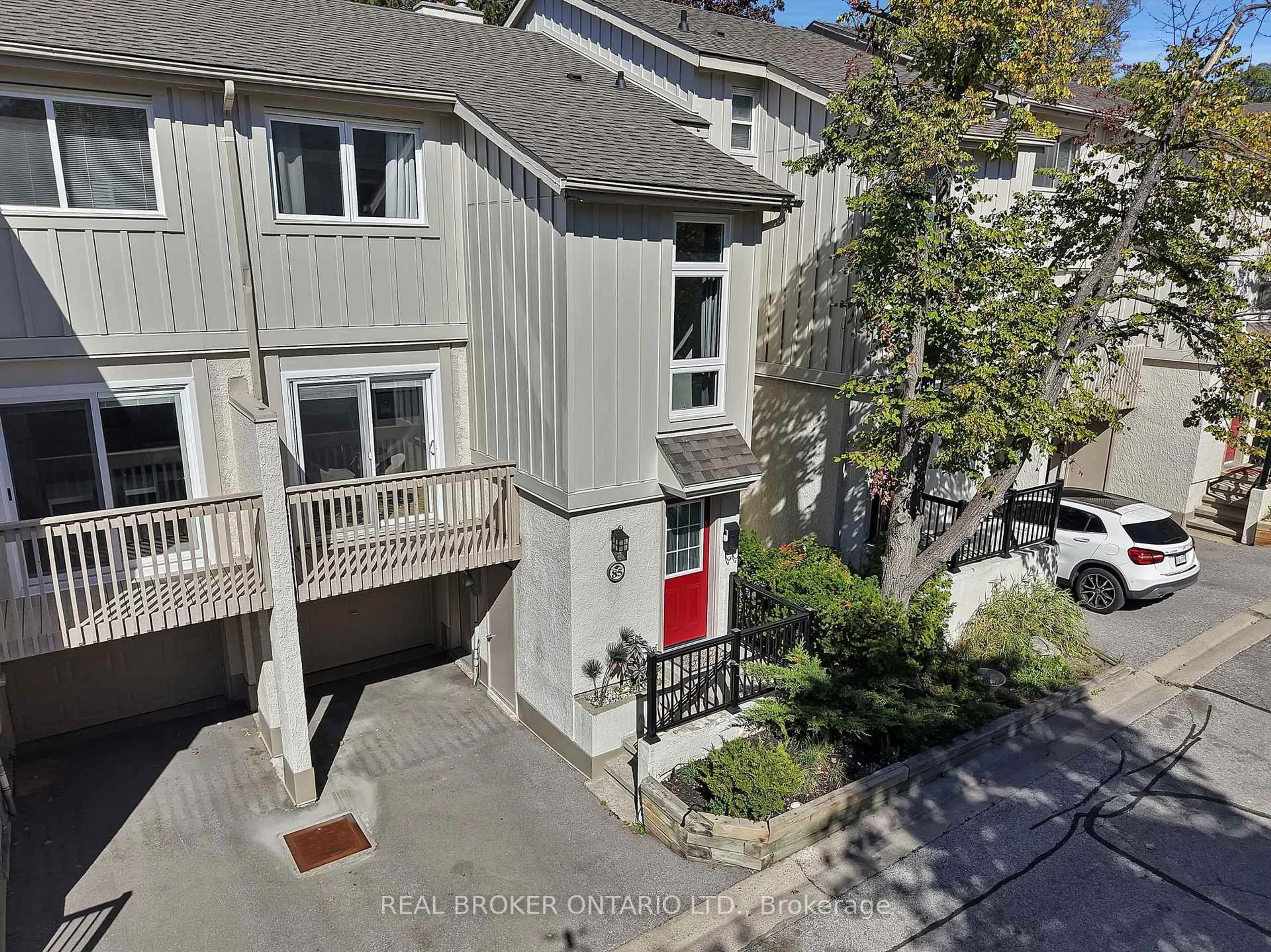 A pic from outside/outdoor area/front of a property/back of a property/a pic from drone, street for 85 Cheryl Shepway, Toronto Ontario M2J 4R5