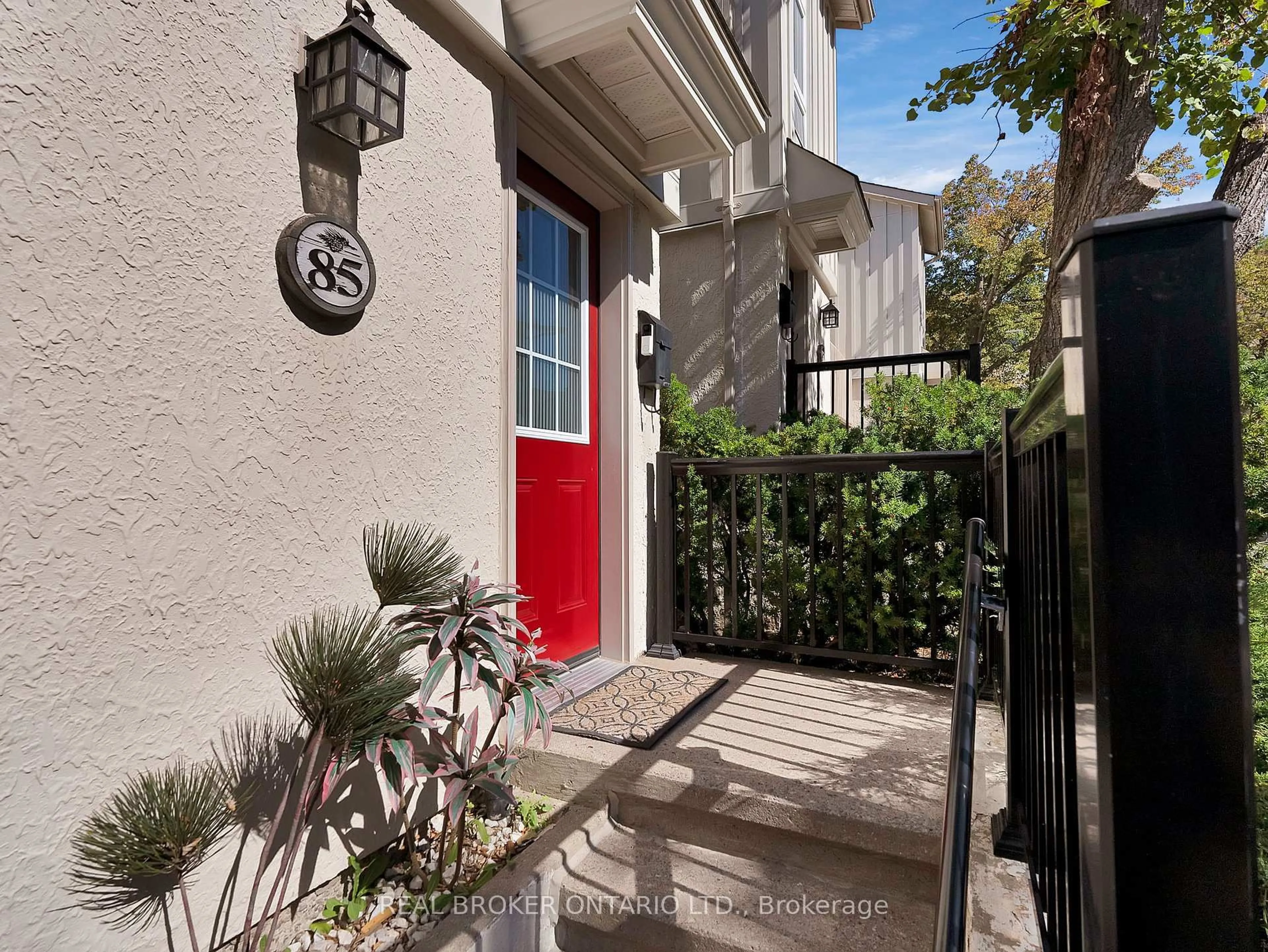 Indoor entryway for 85 Cheryl Shepway, Toronto Ontario M2J 4R5