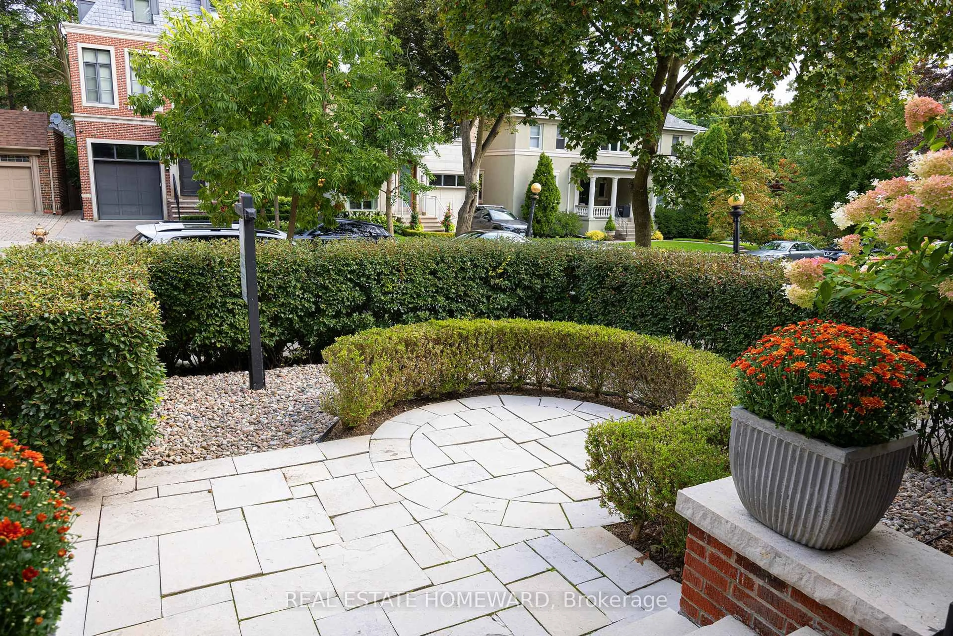 Patio, street for 315 Rose Park Dr, Toronto Ontario M4T 1R8