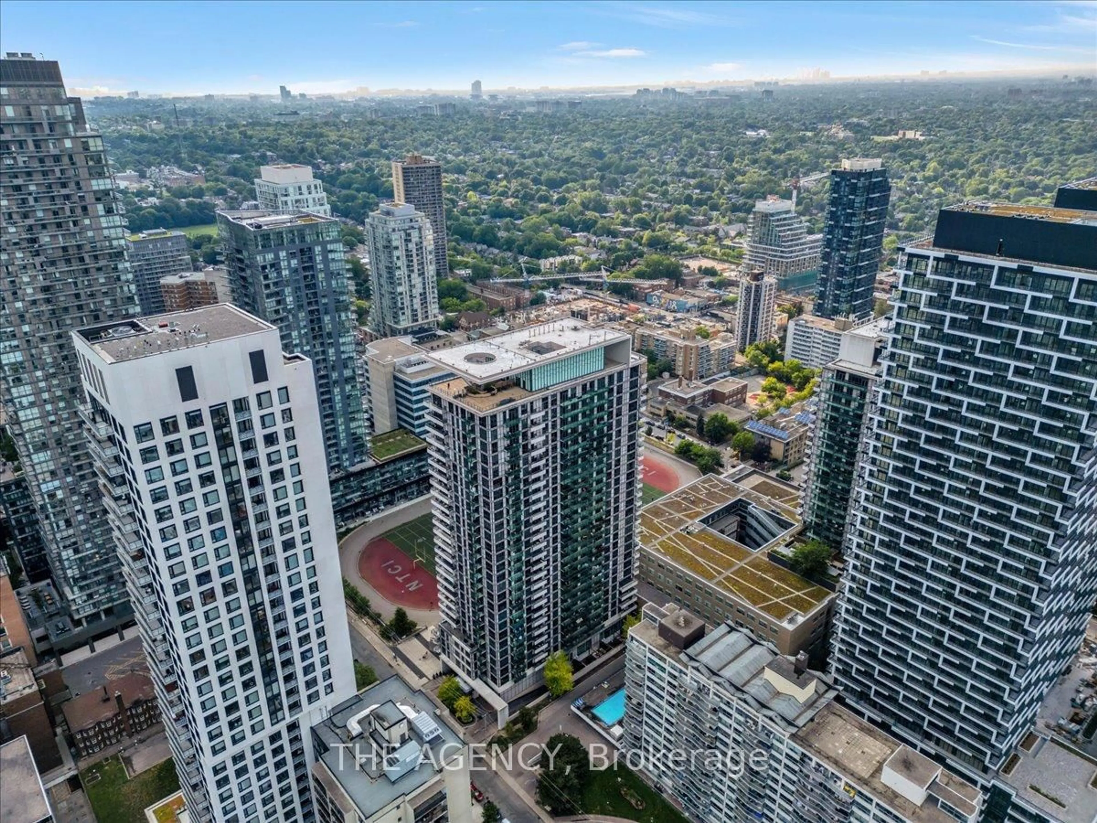 A pic from outside/outdoor area/front of a property/back of a property/a pic from drone, city buildings view from balcony for 70 Roehampton Ave #PH15, Toronto Ontario M4P 1R2