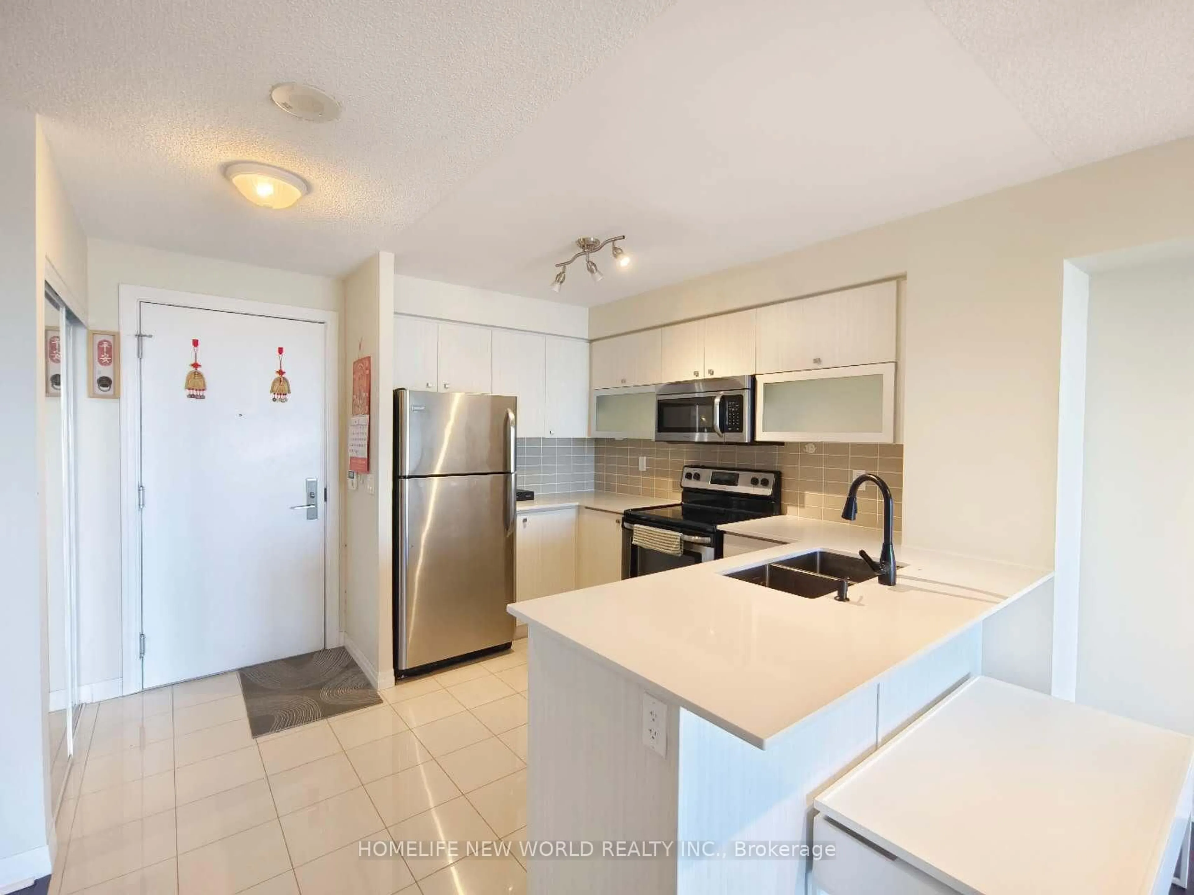 Standard kitchen, ceramic/tile floor for 275 Yorkland Rd #3208, Toronto Ontario M2J 0B4