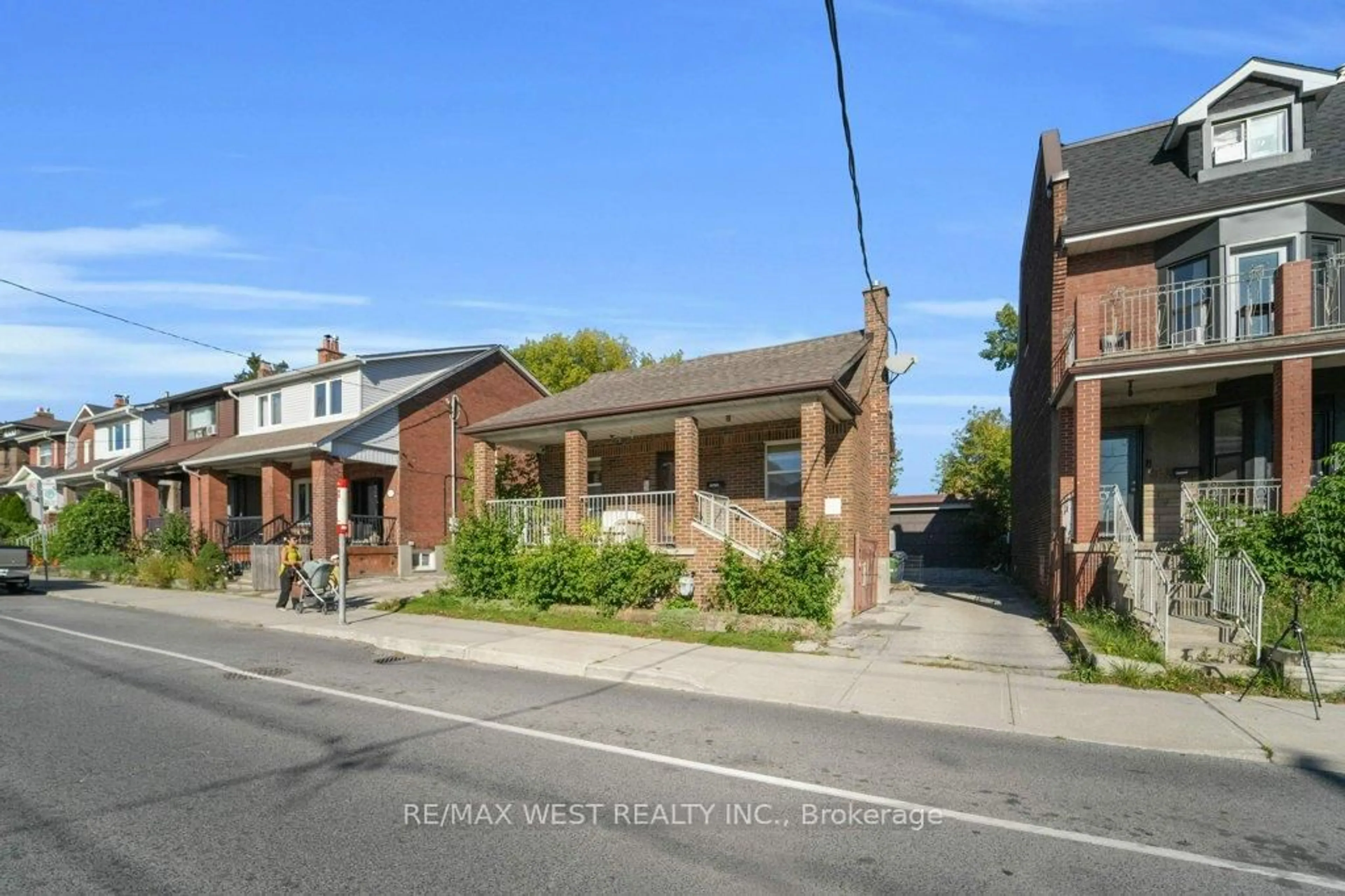 Unknown for 225 Oakwood Ave, Toronto Ontario M6E 2V3