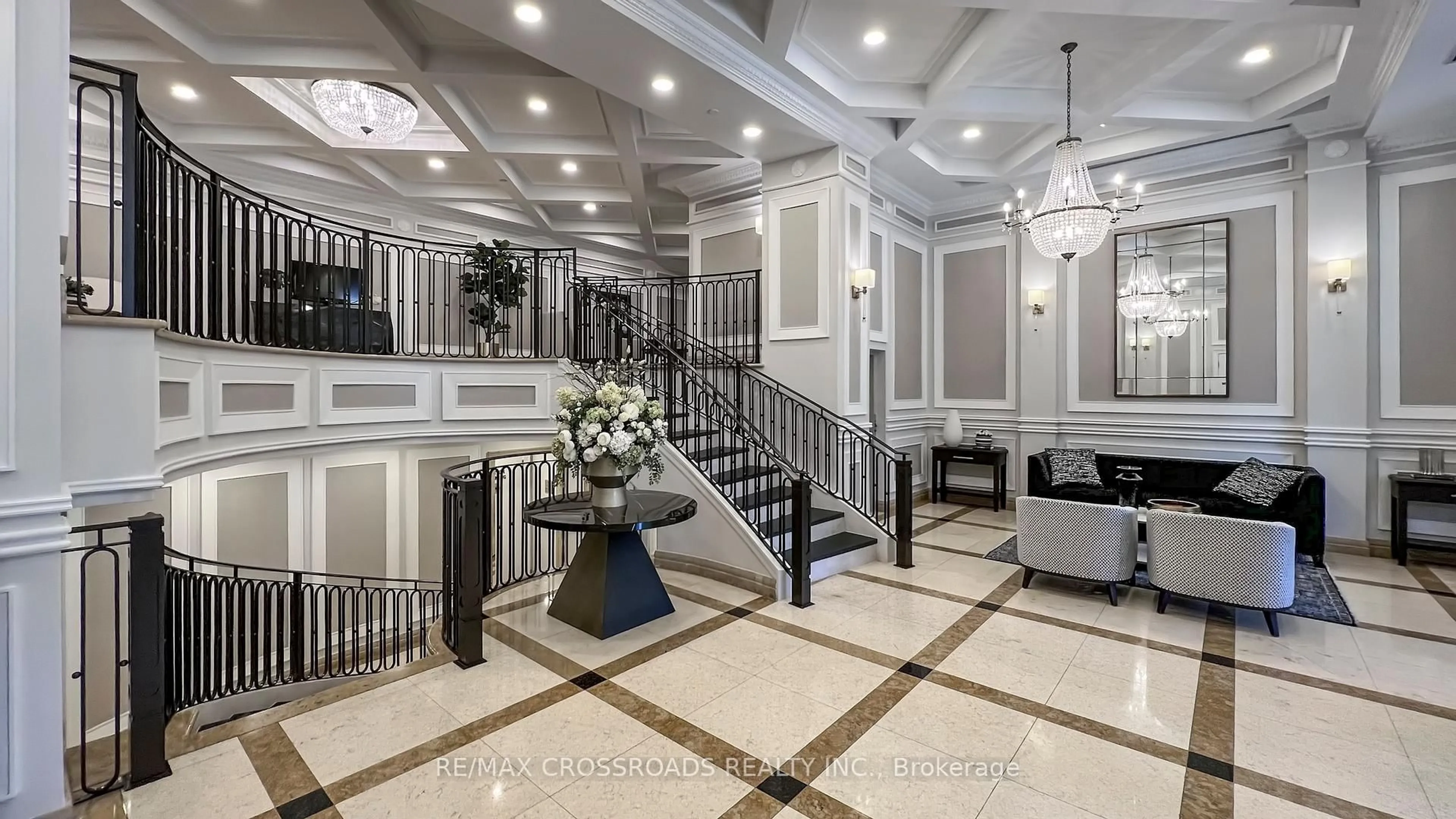 Indoor foyer for 10 Old York Mills Rd #210, Toronto Ontario M2P 2G9