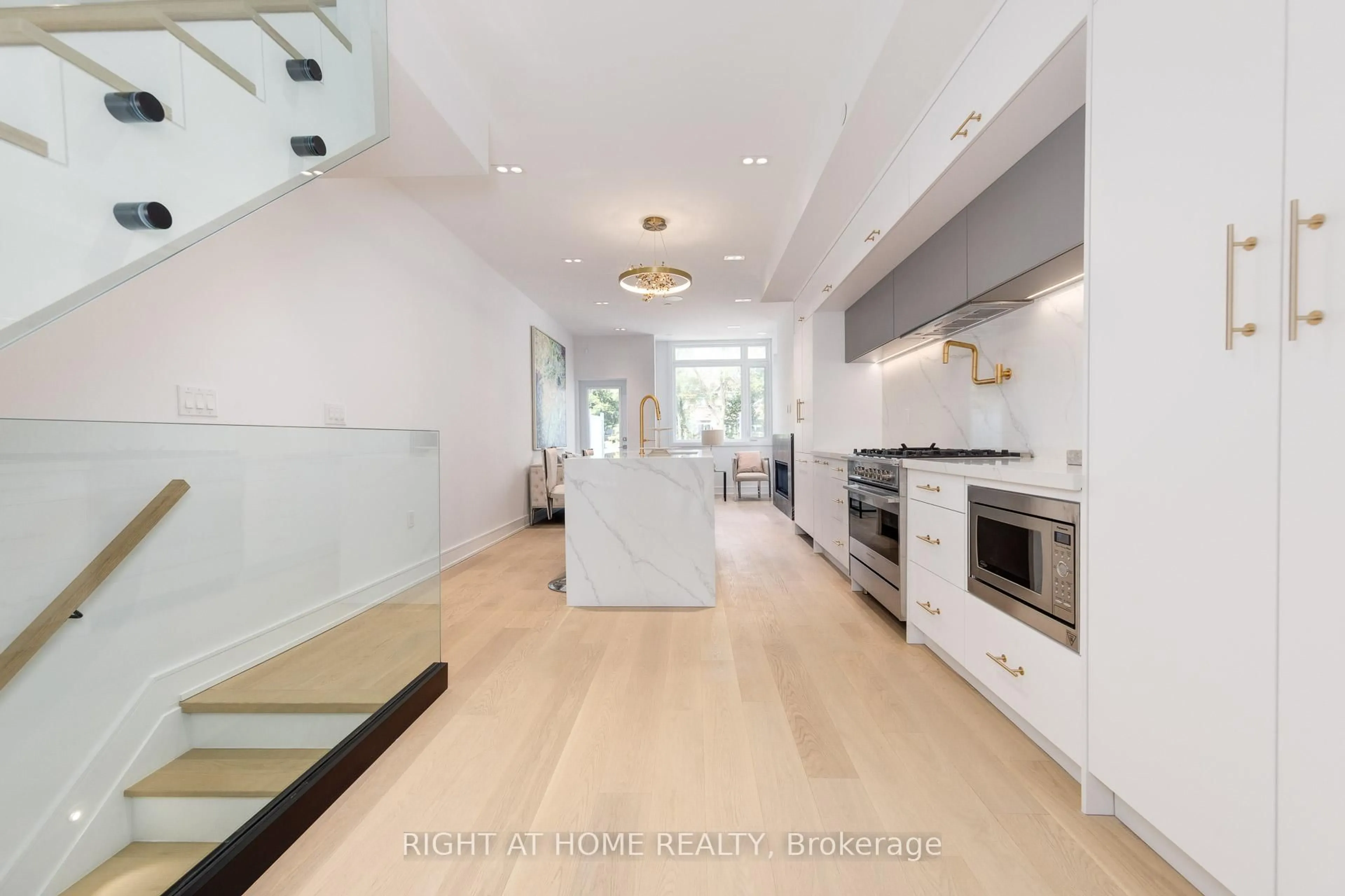 Contemporary kitchen, unknown for 36B Churchill Ave, Toronto Ontario M2N 0L5