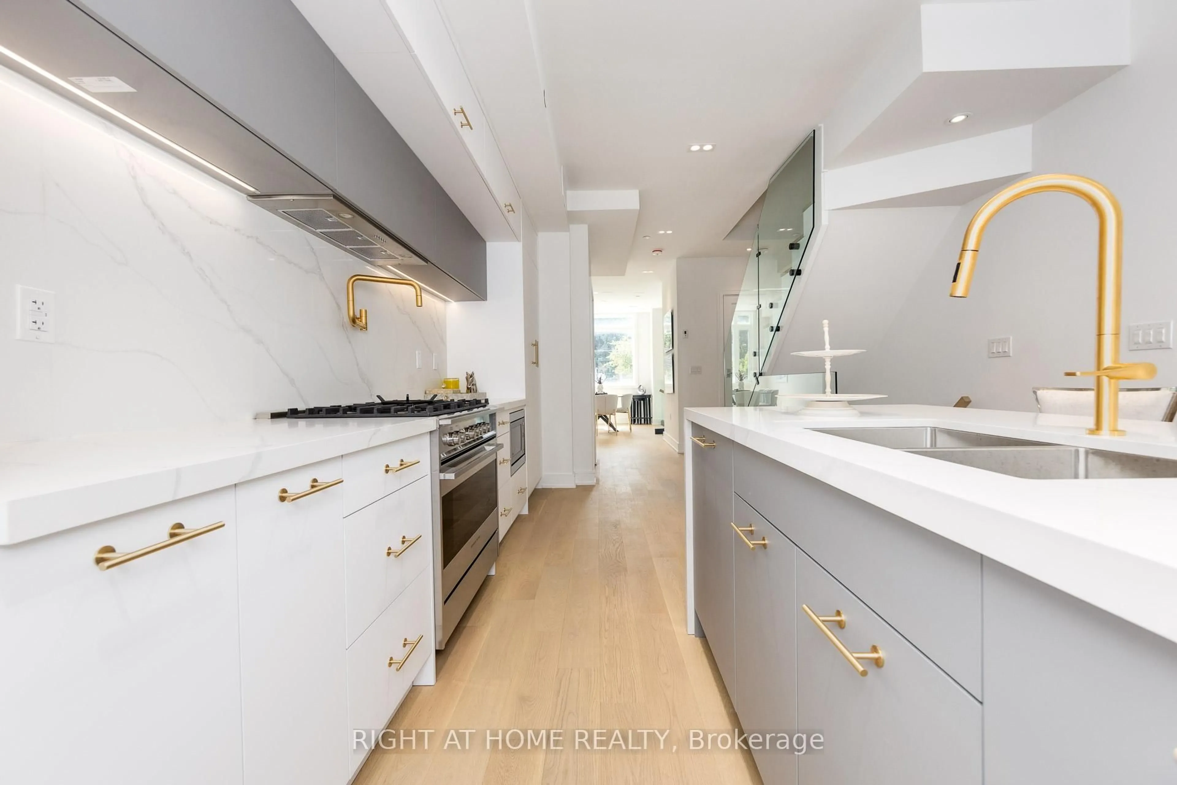 Contemporary kitchen, unknown for 36B Churchill Ave, Toronto Ontario M2N 0L5