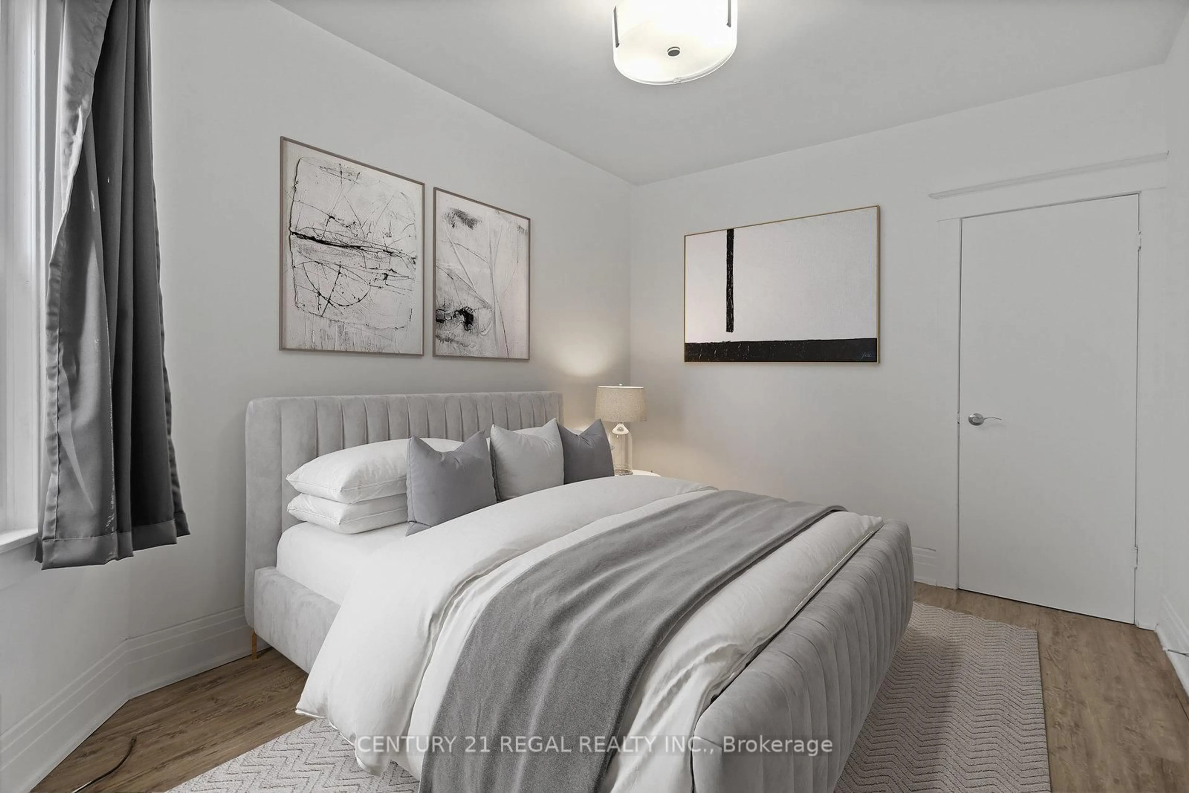 Bedroom with bed, unknown for 300 Montrose Ave, Toronto Ontario M6G 3G8