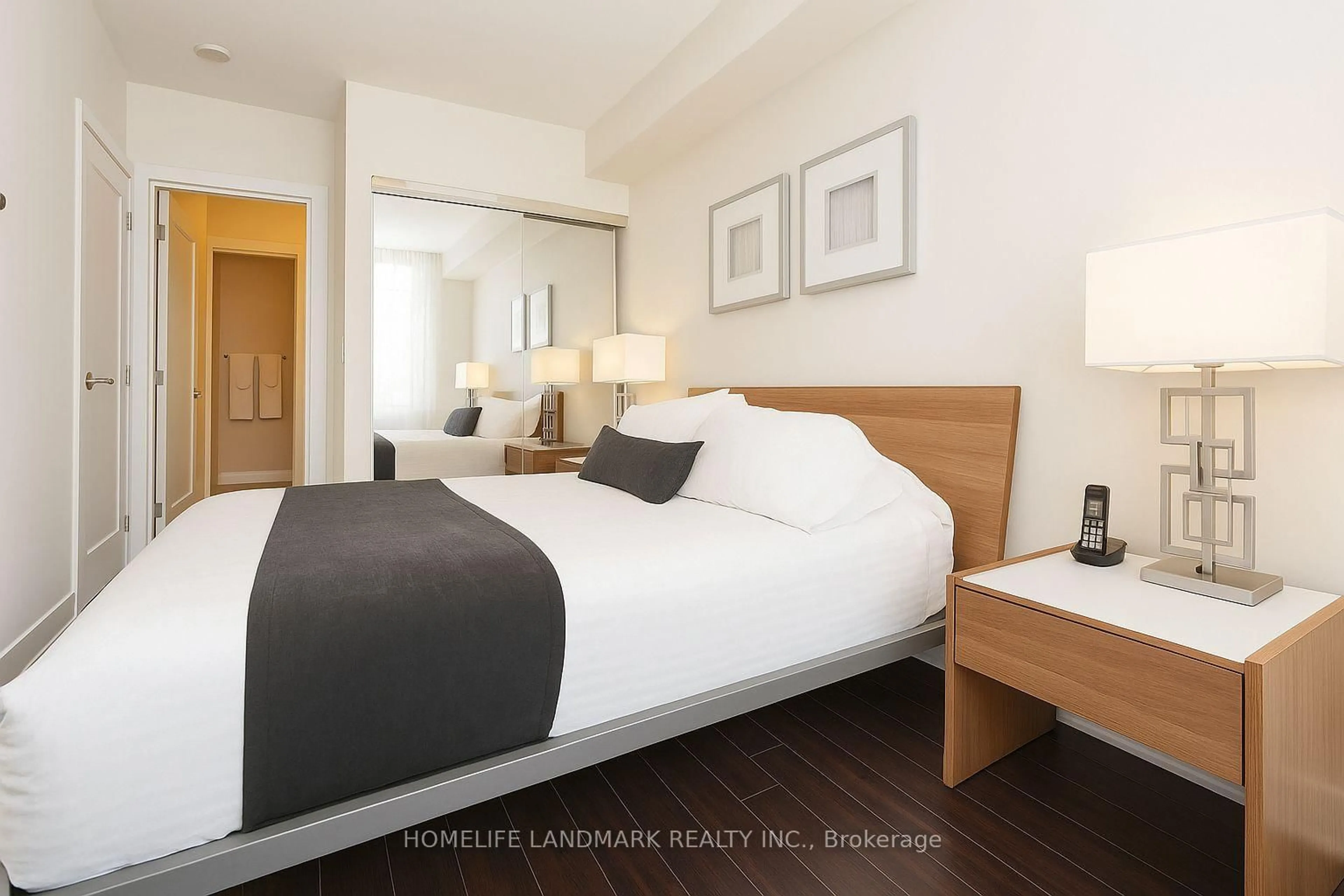 Bedroom with bed, wood/laminate floor for 300 Front St #1813, Toronto Ontario M5V 0E9