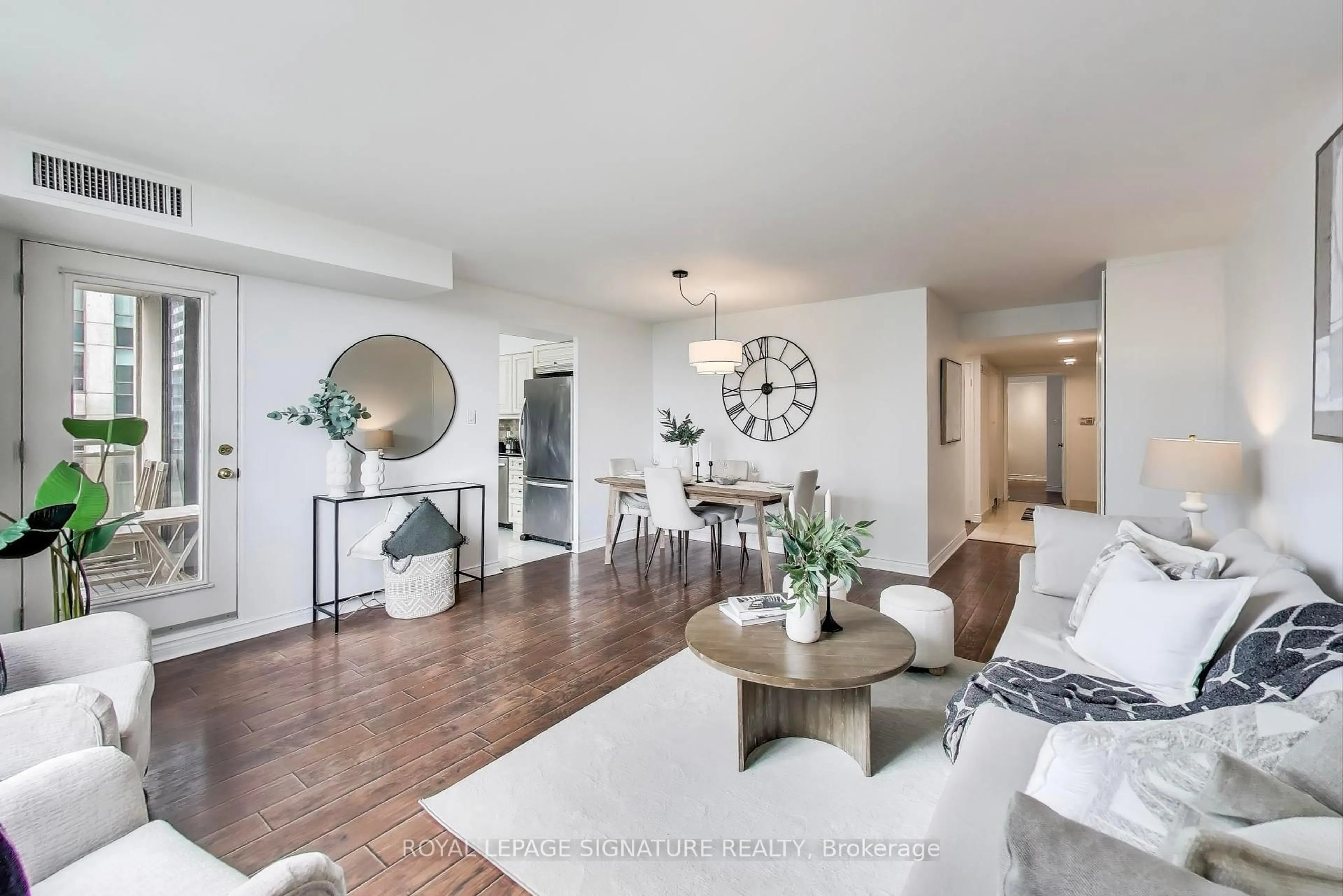 Living room with furniture, unknown for 256 Doris Ave #1610, Toronto Ontario M2N 6X8