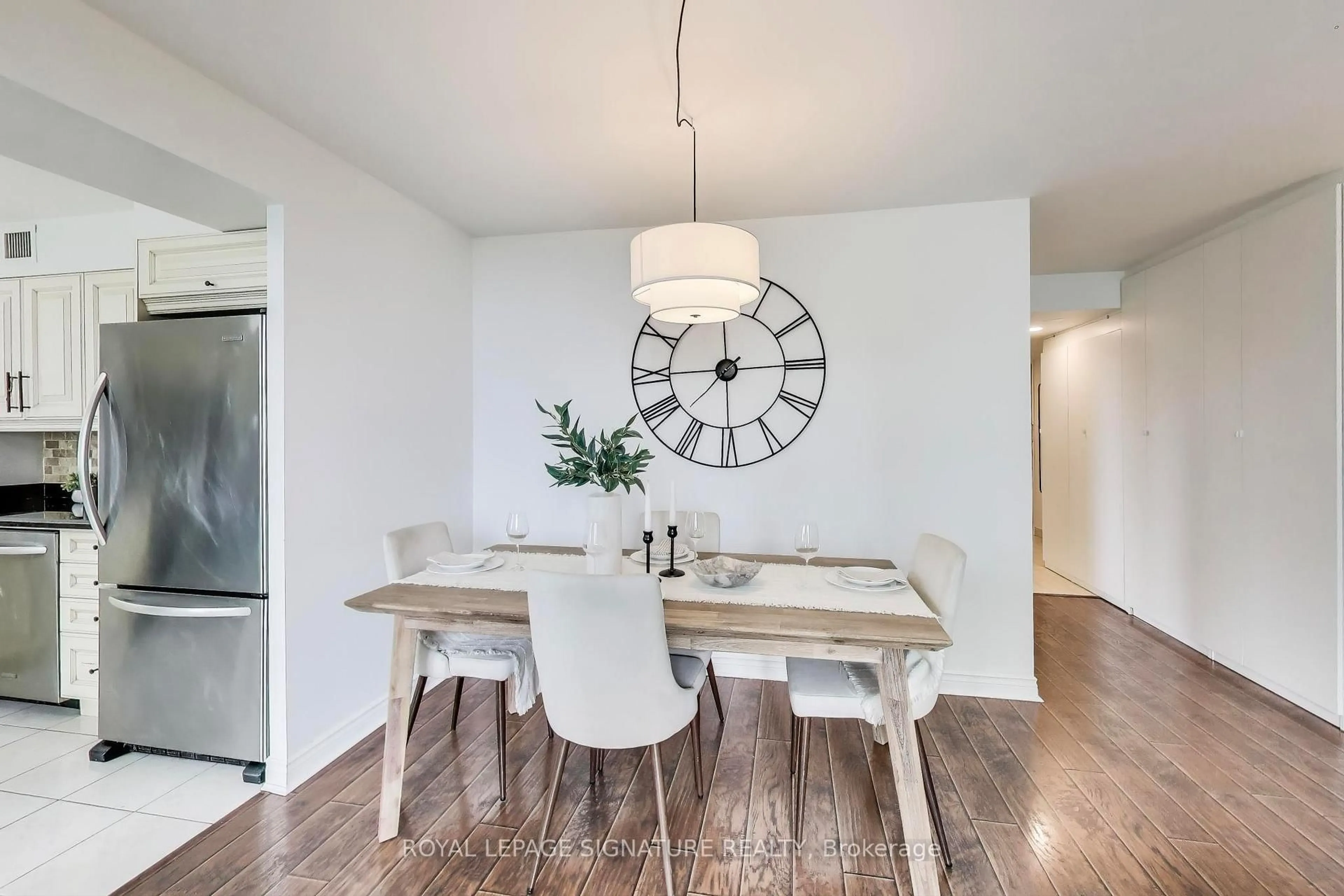 Dining room, wood/laminate floor for 256 Doris Ave #1610, Toronto Ontario M2N 6X8