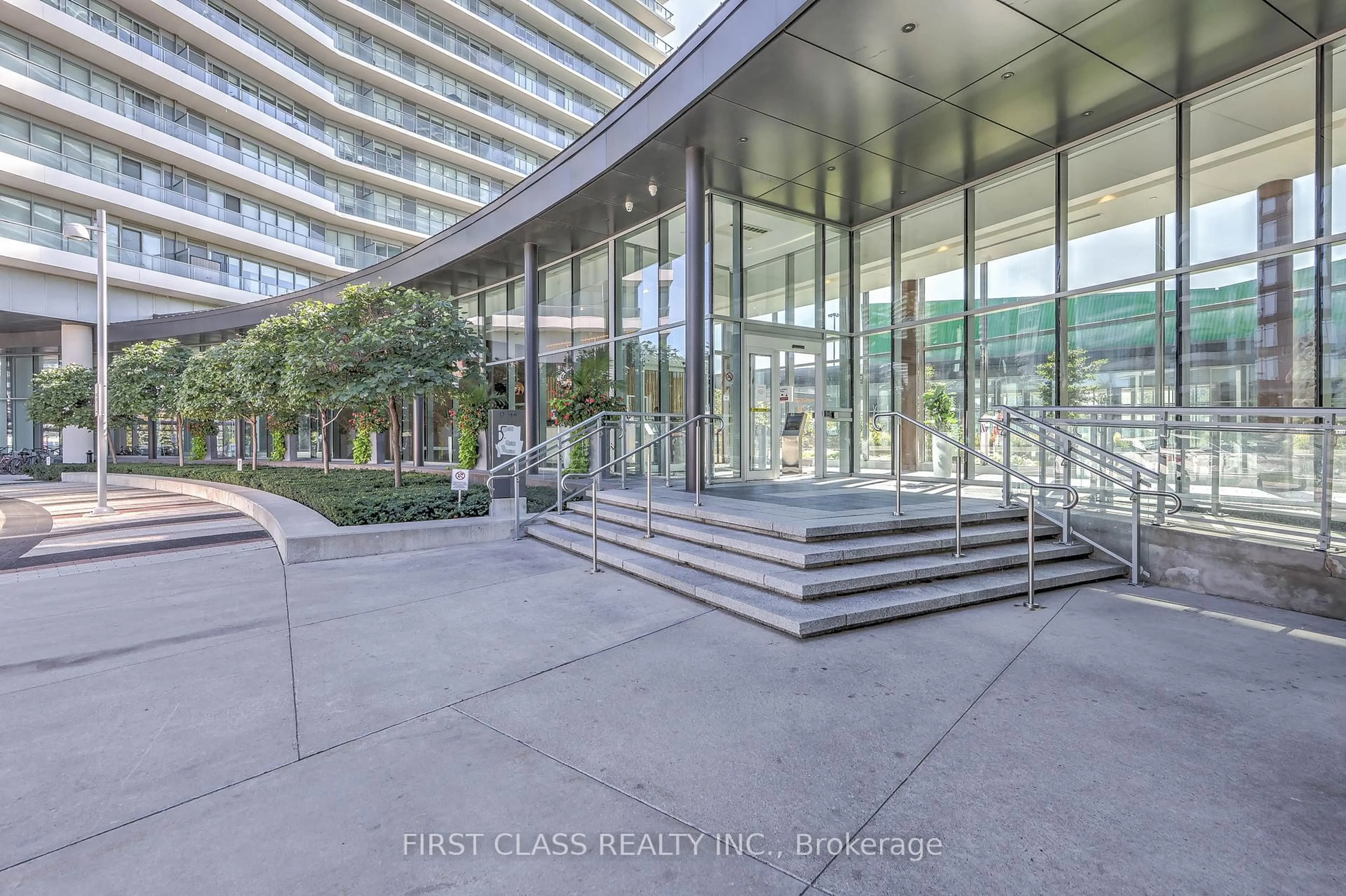 Indoor foyer for 117 Mcmahon Dr #3603, Toronto Ontario M2K 2X9