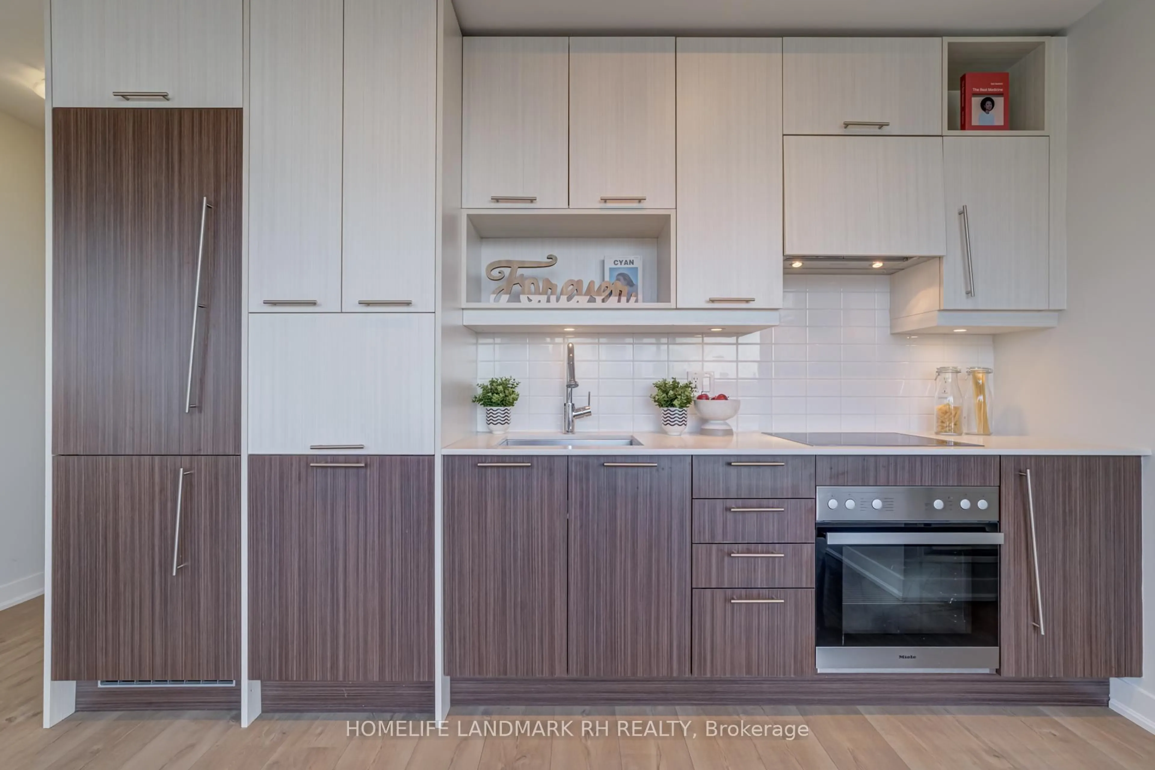 Unknown for 199 Richmond St #2301, Toronto Ontario M5V 0H4