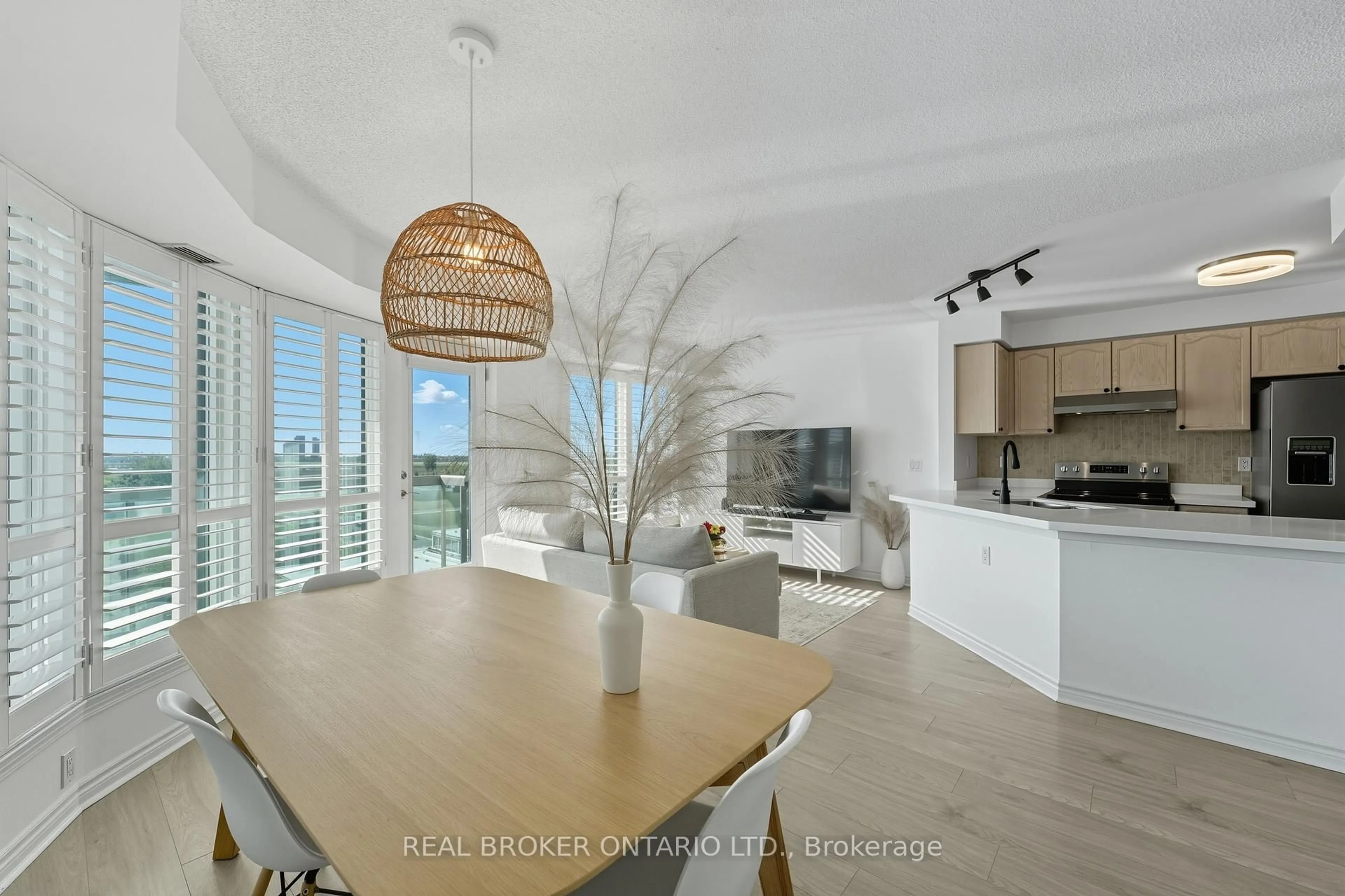 Open concept kitchen, unknown for 1030 Sheppard Ave #704, Toronto Ontario M3H 6C1