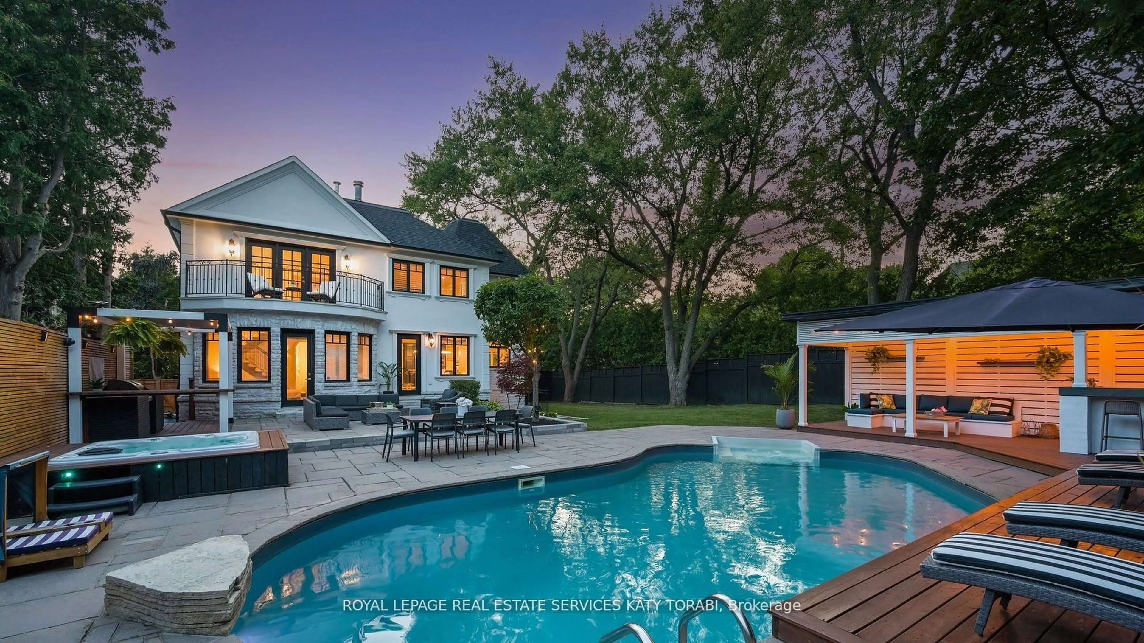 Pool for 2 Gordon Rd, Toronto Ontario M2P 1E1