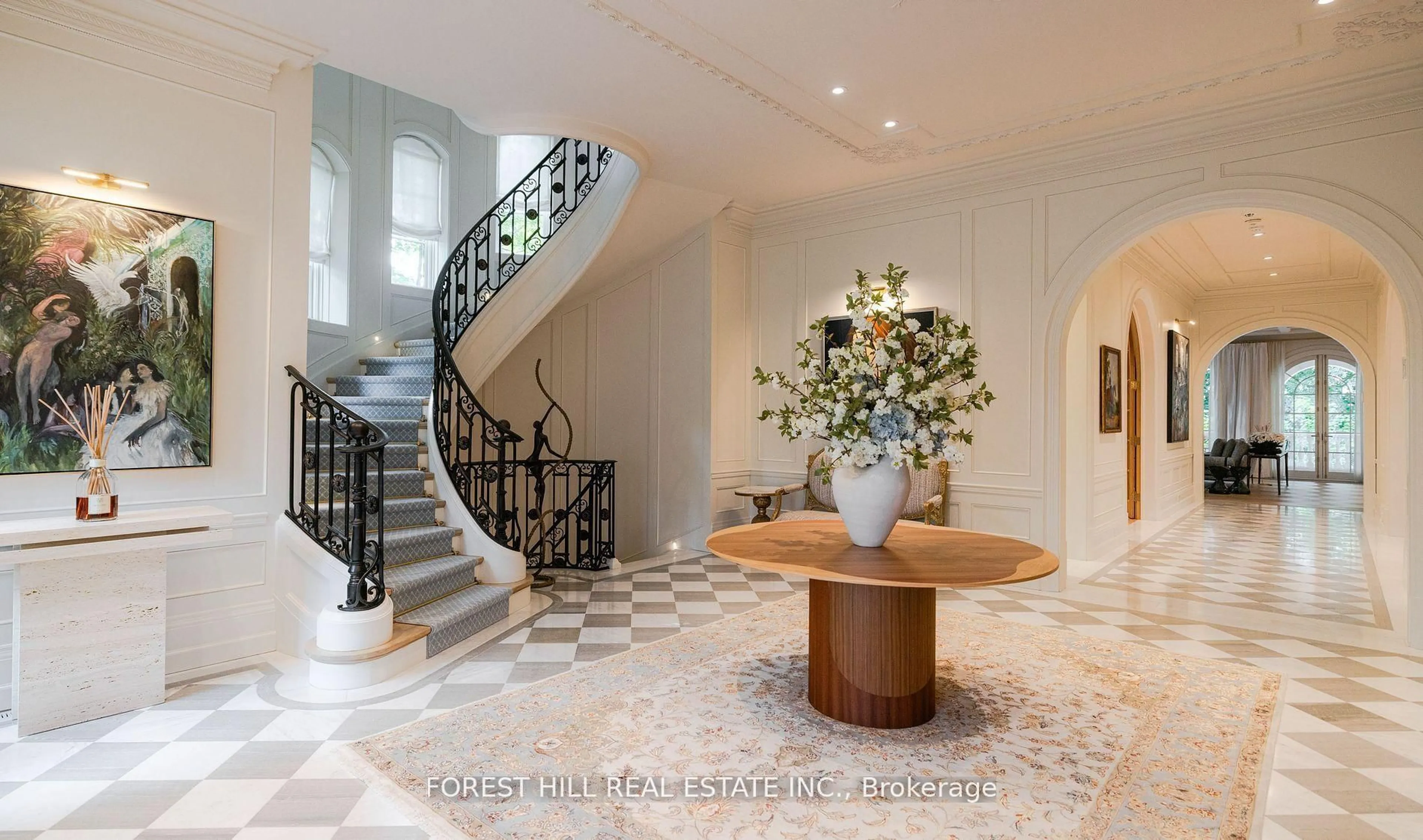 Indoor foyer for 221 Forest Hill Rd, Toronto Ontario M5P 2N3