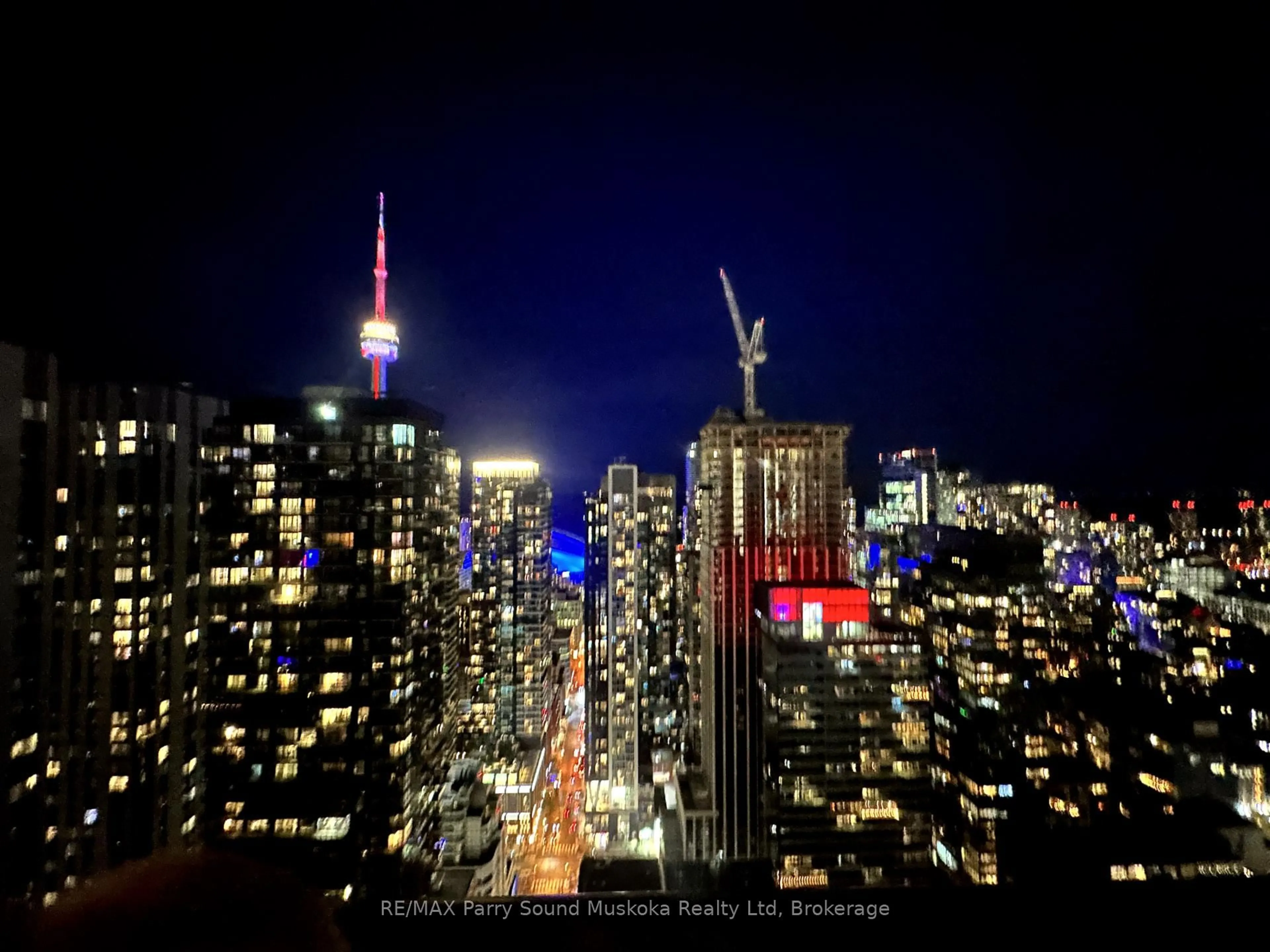 Blurry image for 108 Peter St, Toronto Ontario M5V 0W2