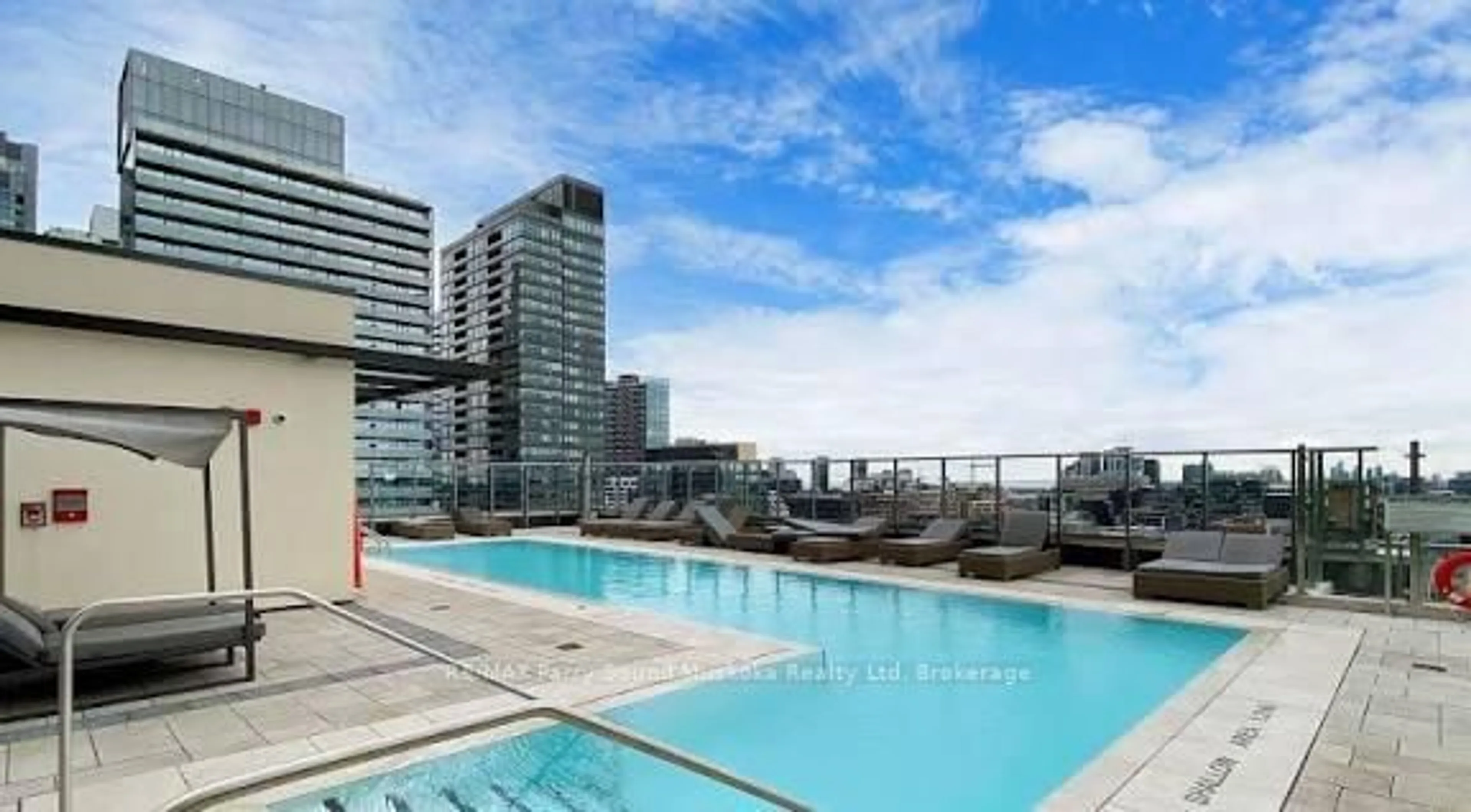 Pool for 108 Peter St, Toronto Ontario M5V 0W2