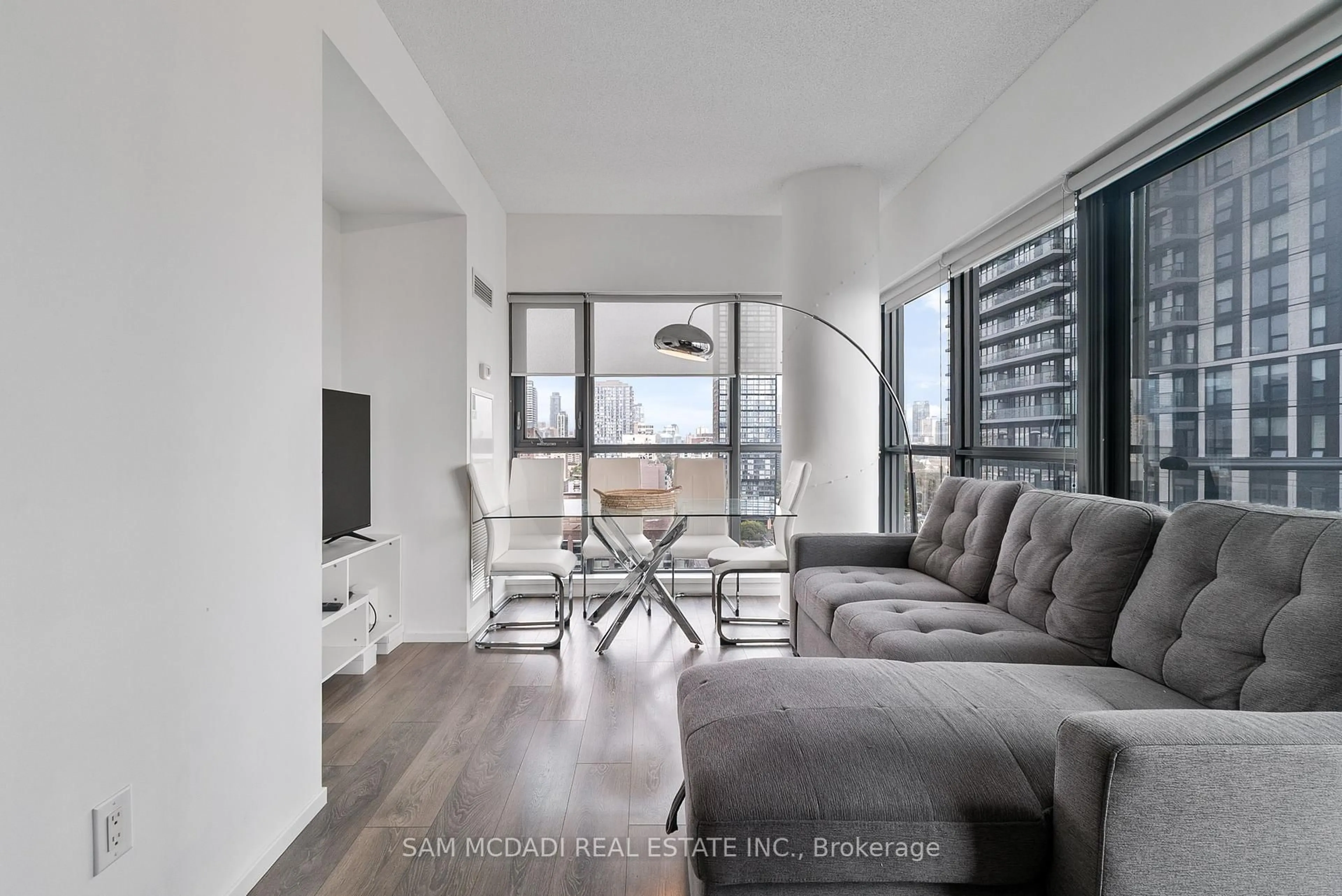 Living room with furniture, unknown for 159 Dundas St #1906, Toronto Ontario M5B 0A9