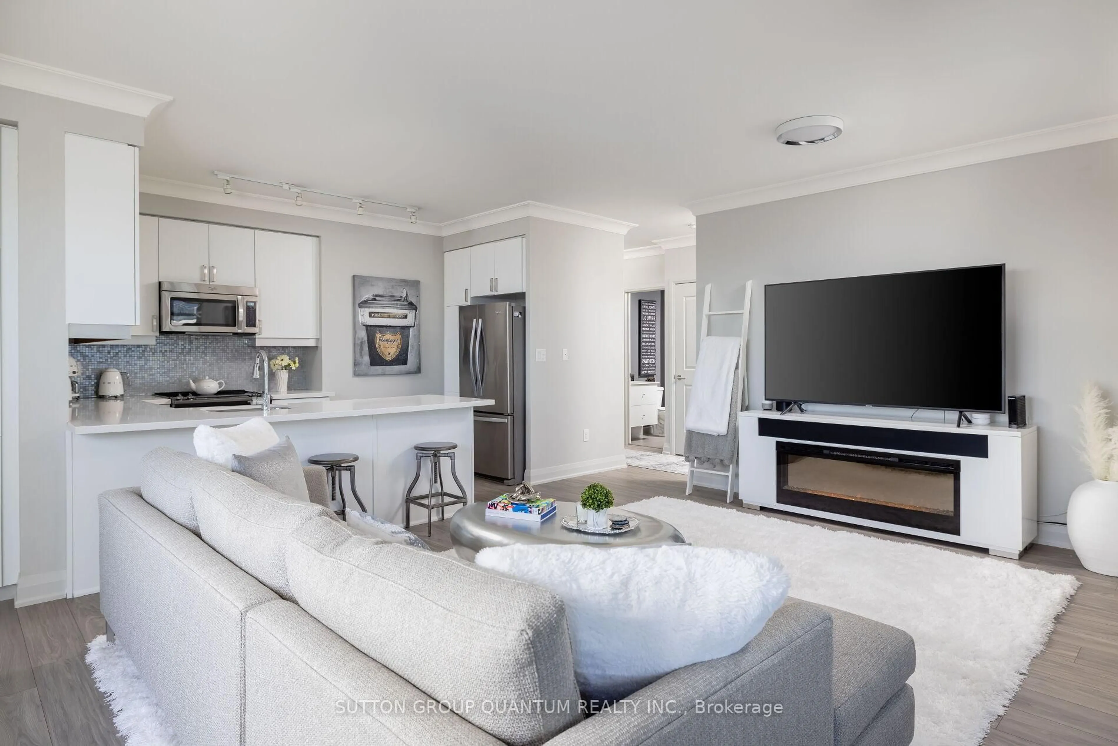 Living room with furniture, unknown for 400 Adelaide St #LPH 03, Toronto Ontario M5A 4S3