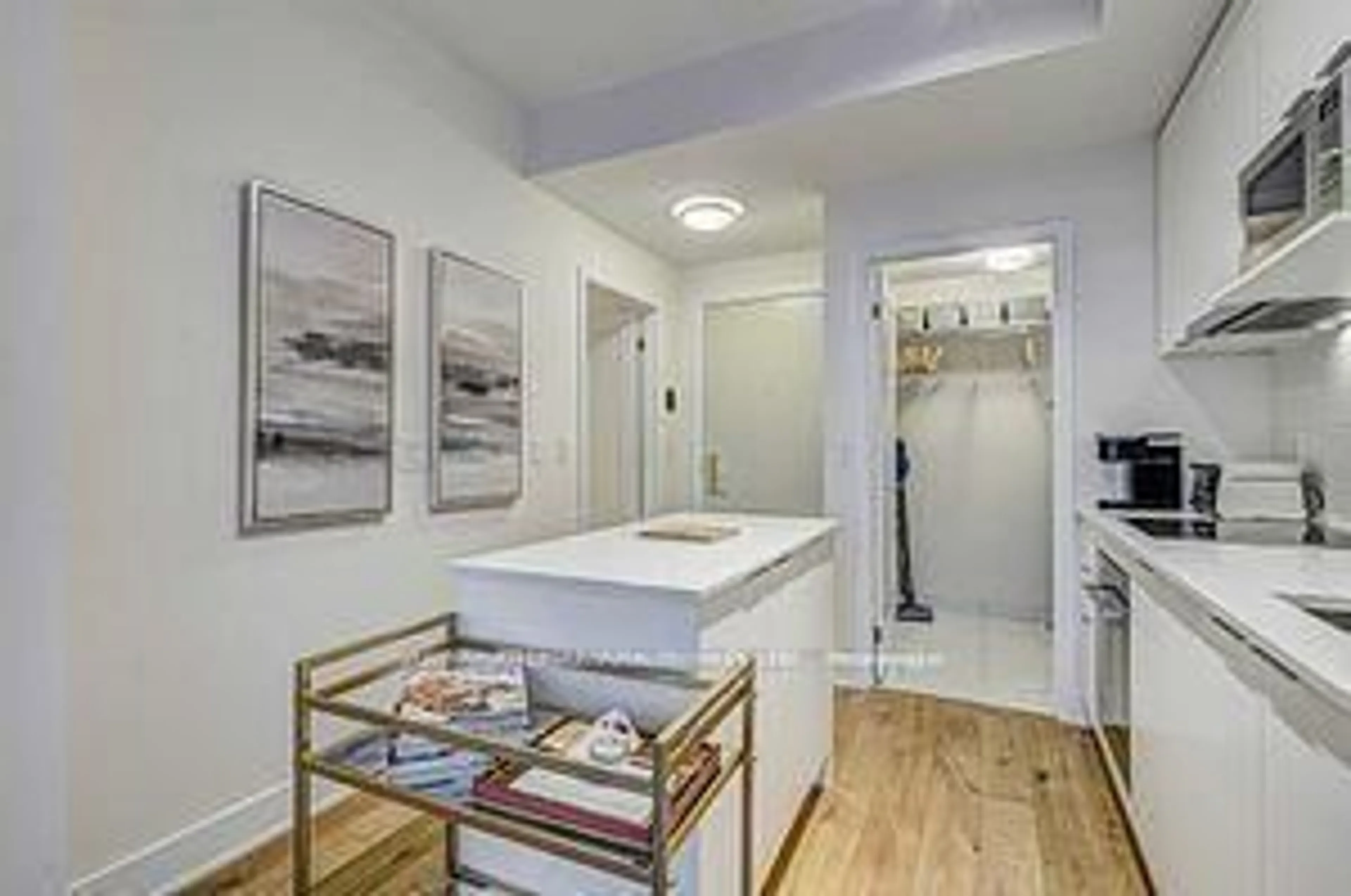 Laundry room for 88 Cumberland St #1903, Toronto Ontario M5R 3V1