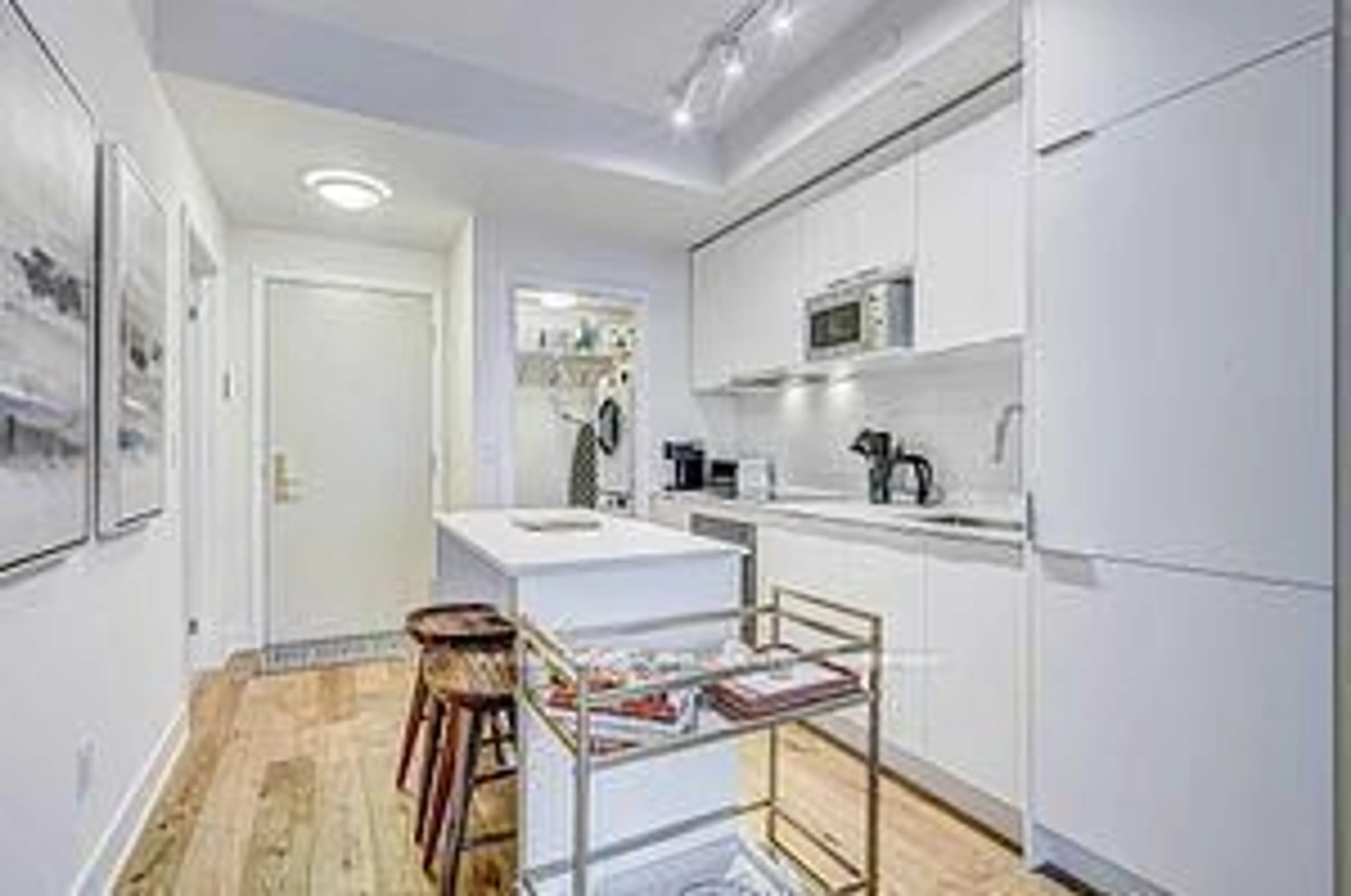 Unknown for 88 Cumberland St #1903, Toronto Ontario M5R 3V1