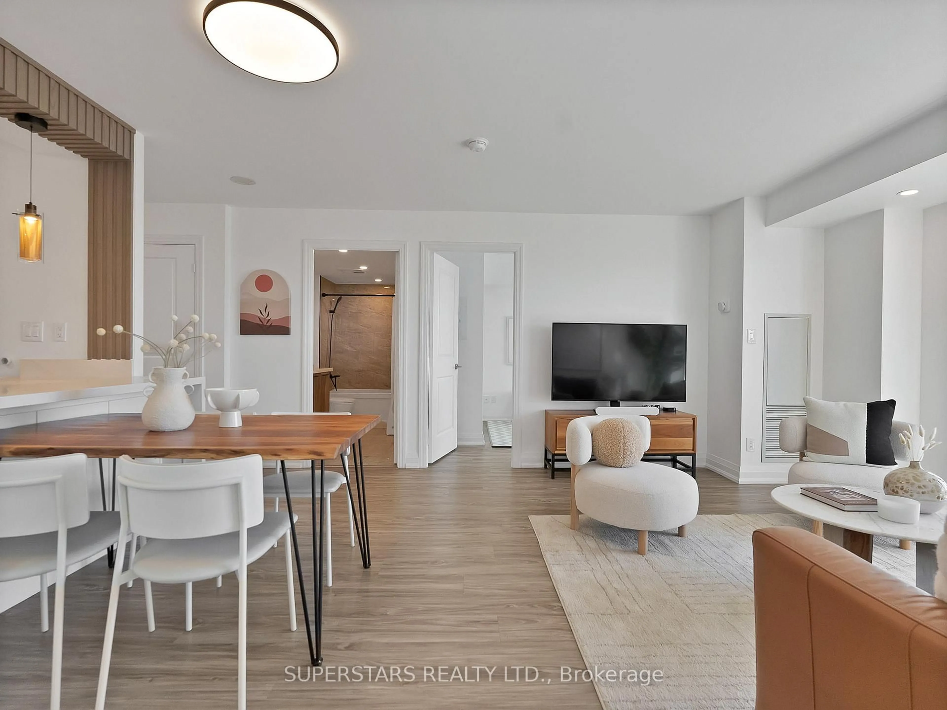 Living room with furniture, unknown for 2015 Sheppard Ave #3810, Toronto Ontario M2J 0B3