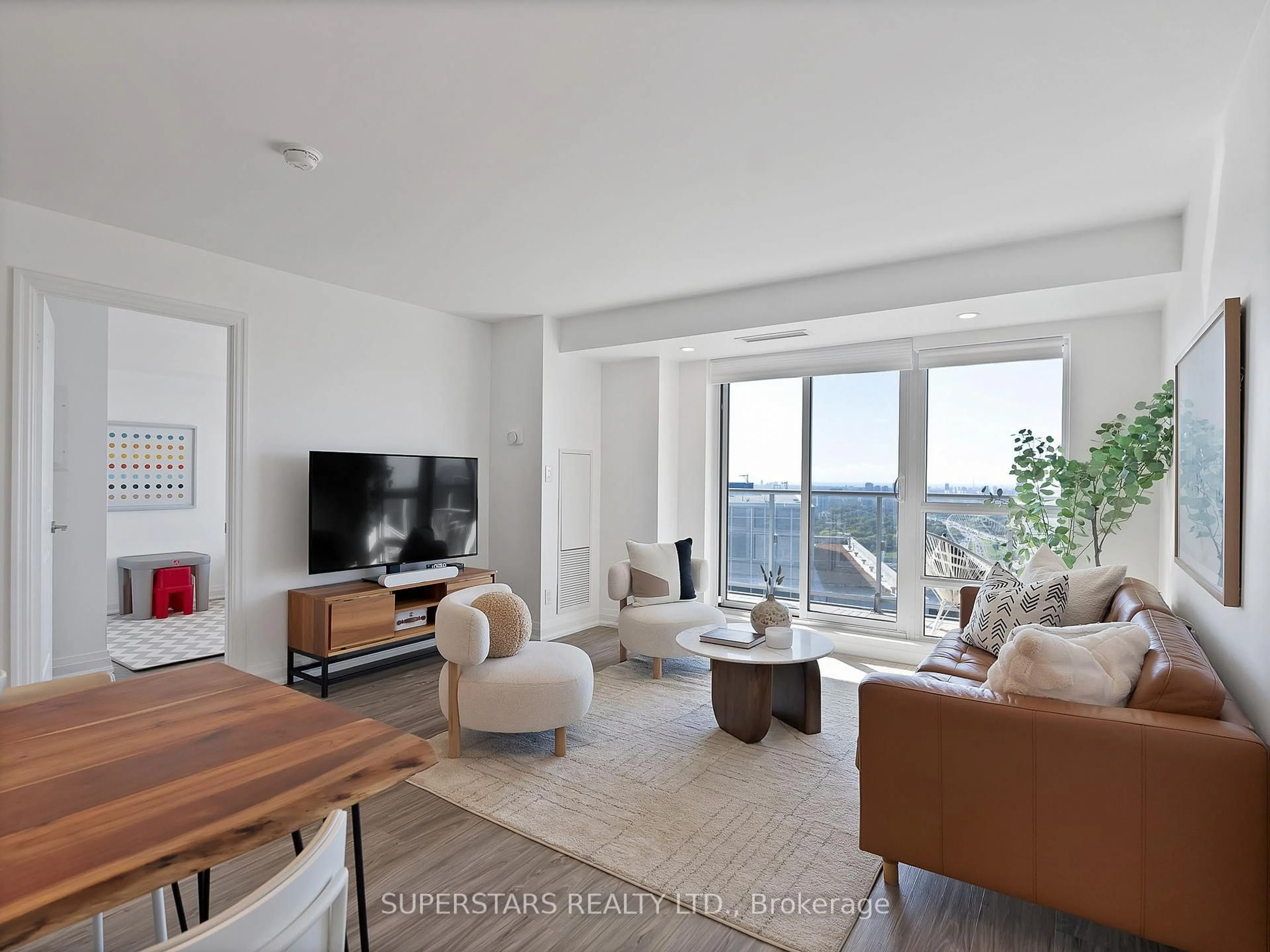 Living room with furniture, unknown for 2015 Sheppard Ave #3810, Toronto Ontario M2J 0B3