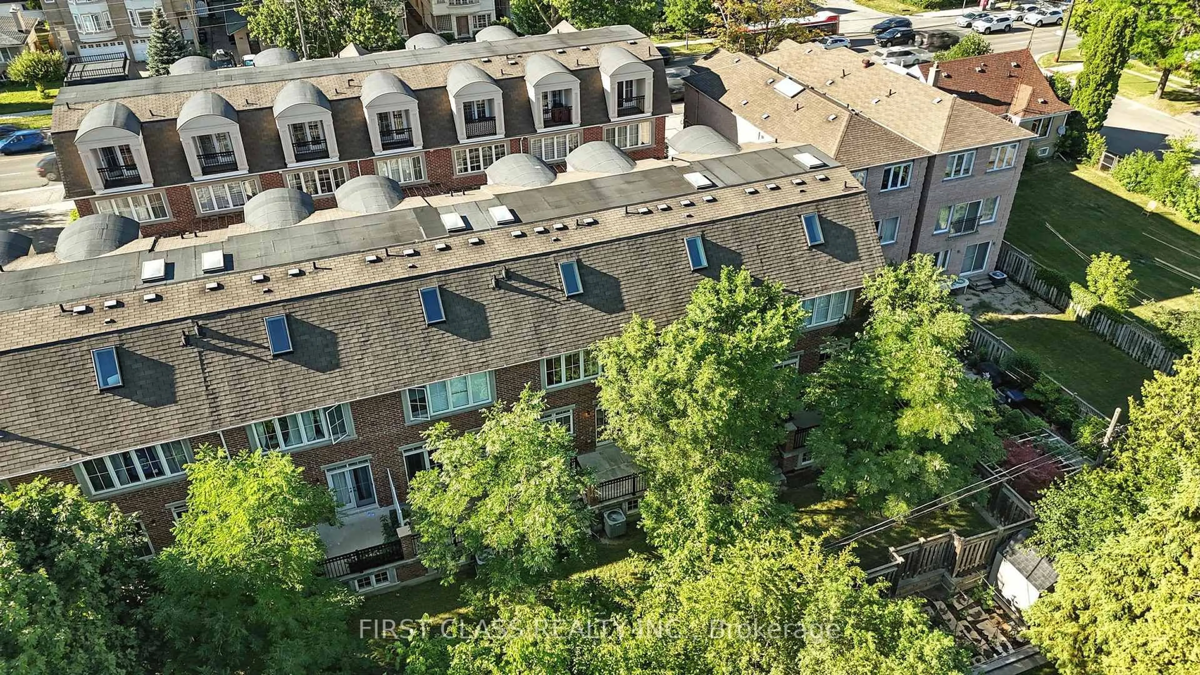 A pic from outside/outdoor area/front of a property/back of a property/a pic from drone, city buildings view from balcony for 23 Slingsby Lane, Toronto Ontario M2N 0H7