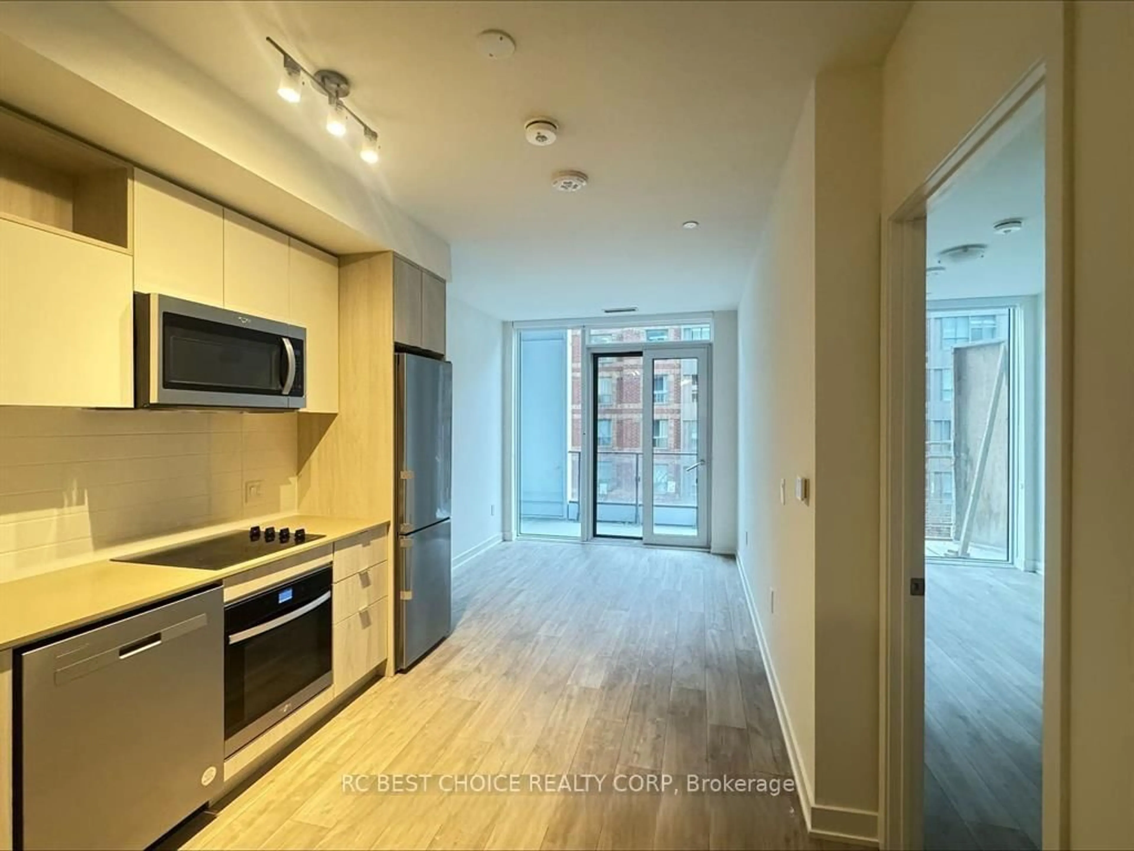Standard kitchen, unknown for 70 Princess St #410 E, Toronto Ontario M5A 0X6