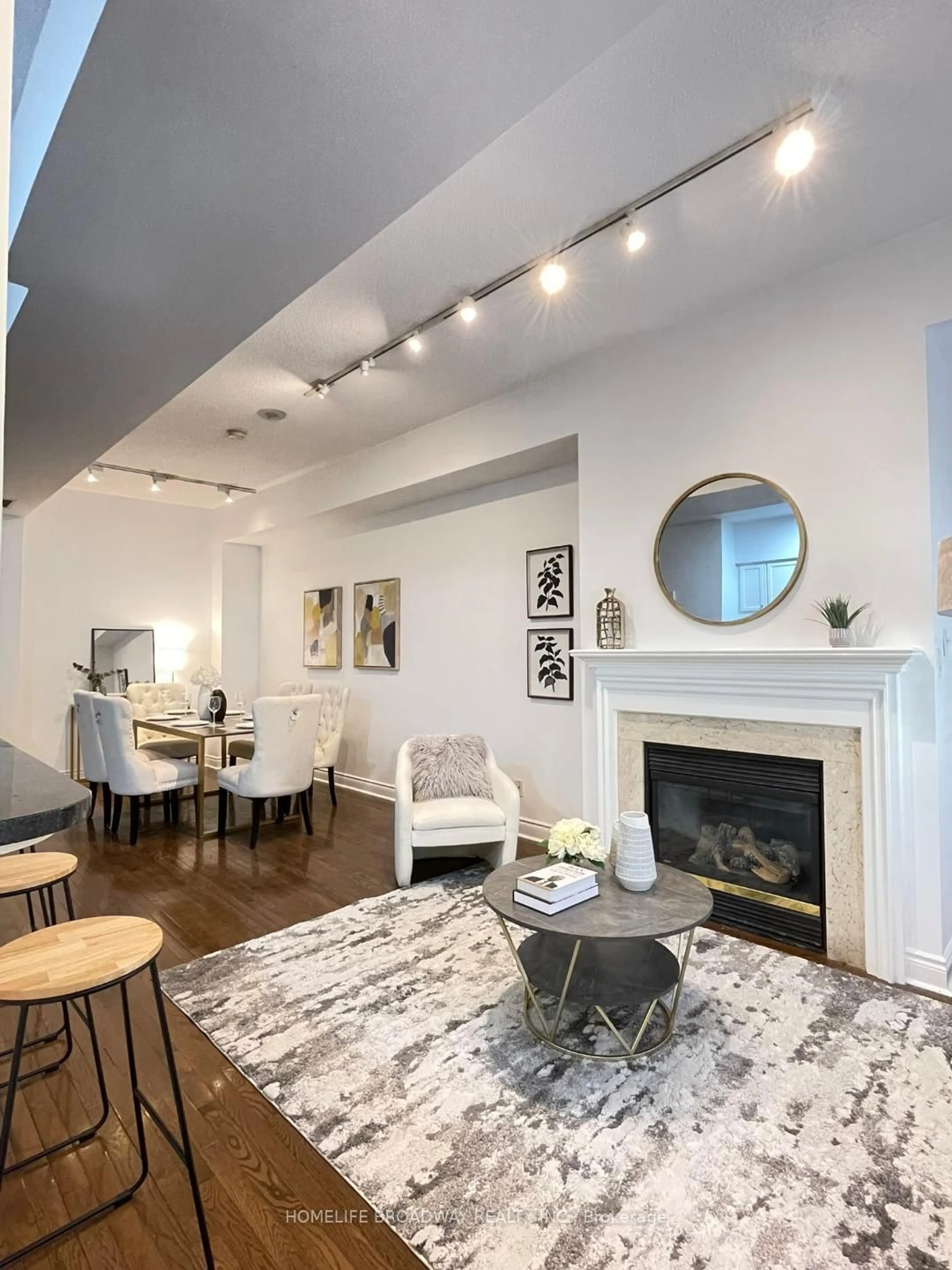 Living room with furniture, unknown for 1 Rean Dr #8, Toronto Ontario M2K 3C1
