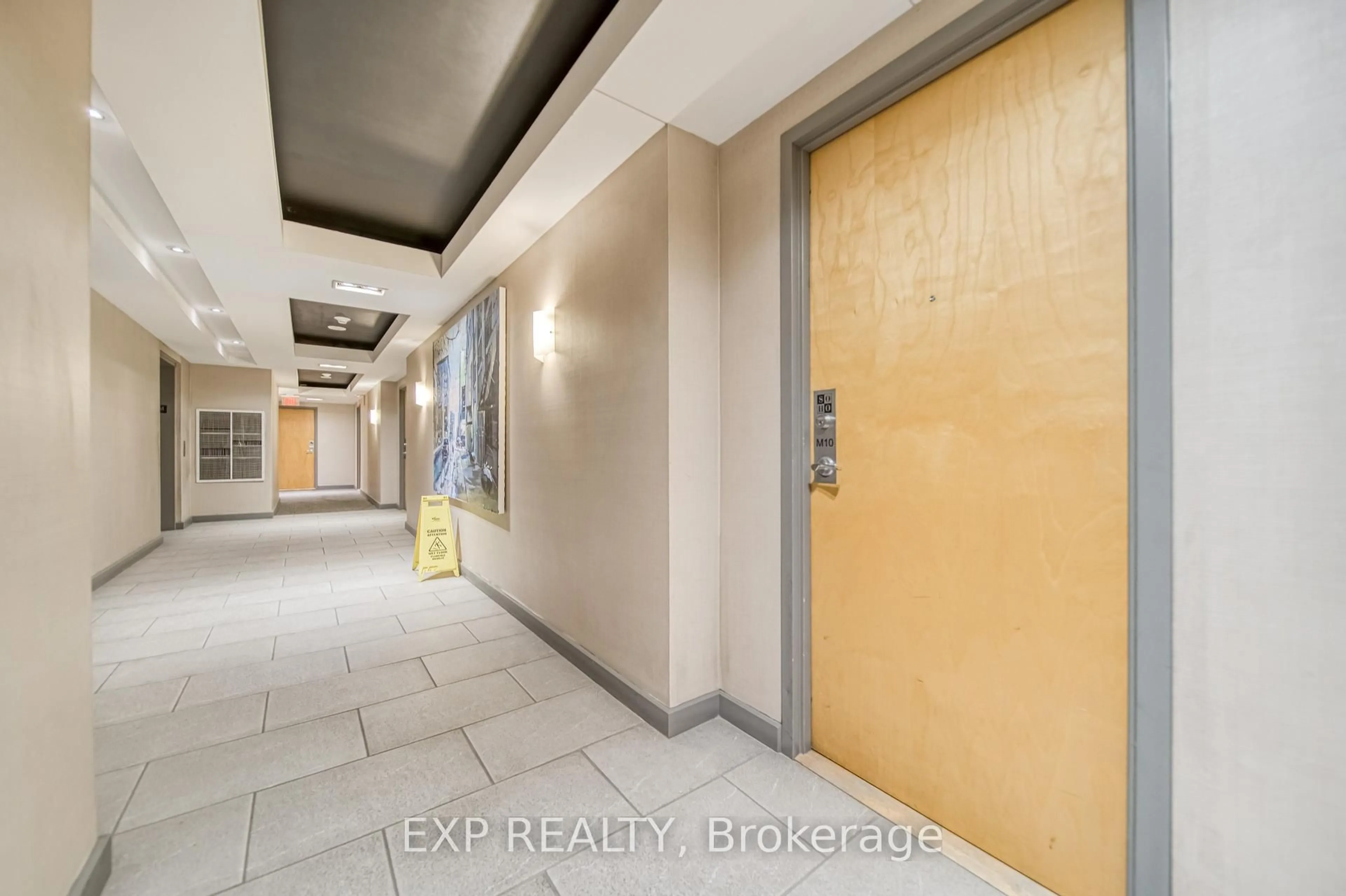 Indoor entryway for 350 Wellington St #M10, Toronto Ontario M5V 3W9