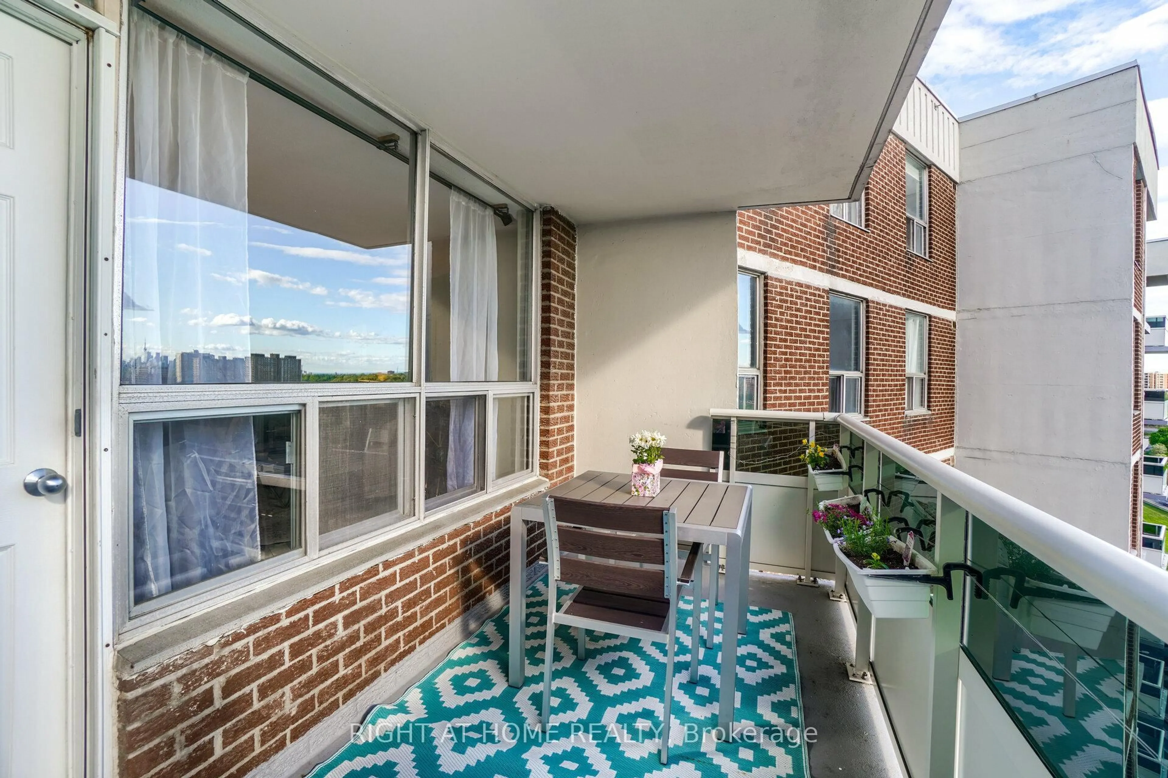 Patio, water/lake/river/ocean view for 5 Shady Gfwy #1607, Toronto Ontario M3C 3A5