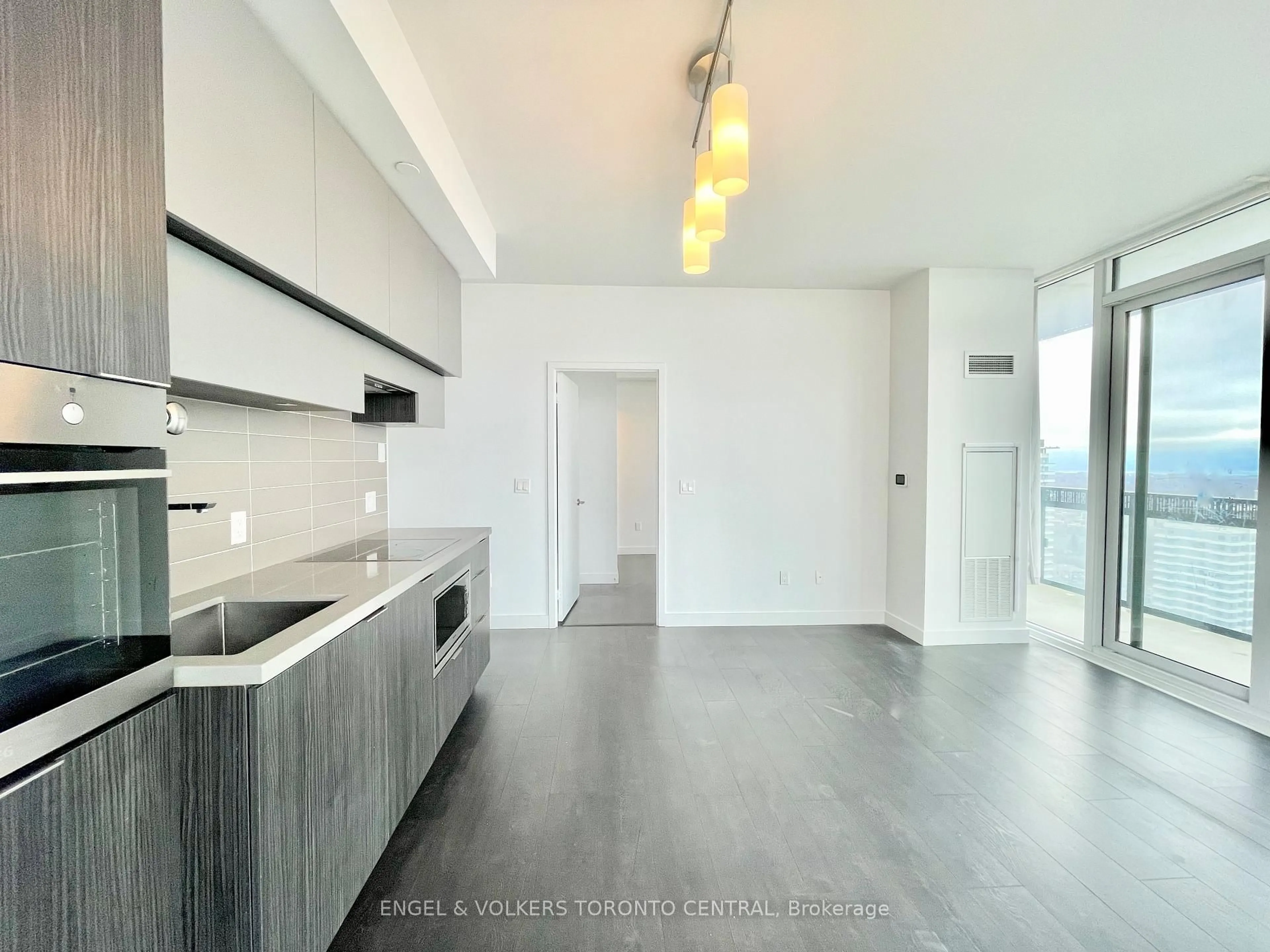 Open concept kitchen, unknown for 8 Eglinton Ave #3002, Toronto Ontario M4P 1A6