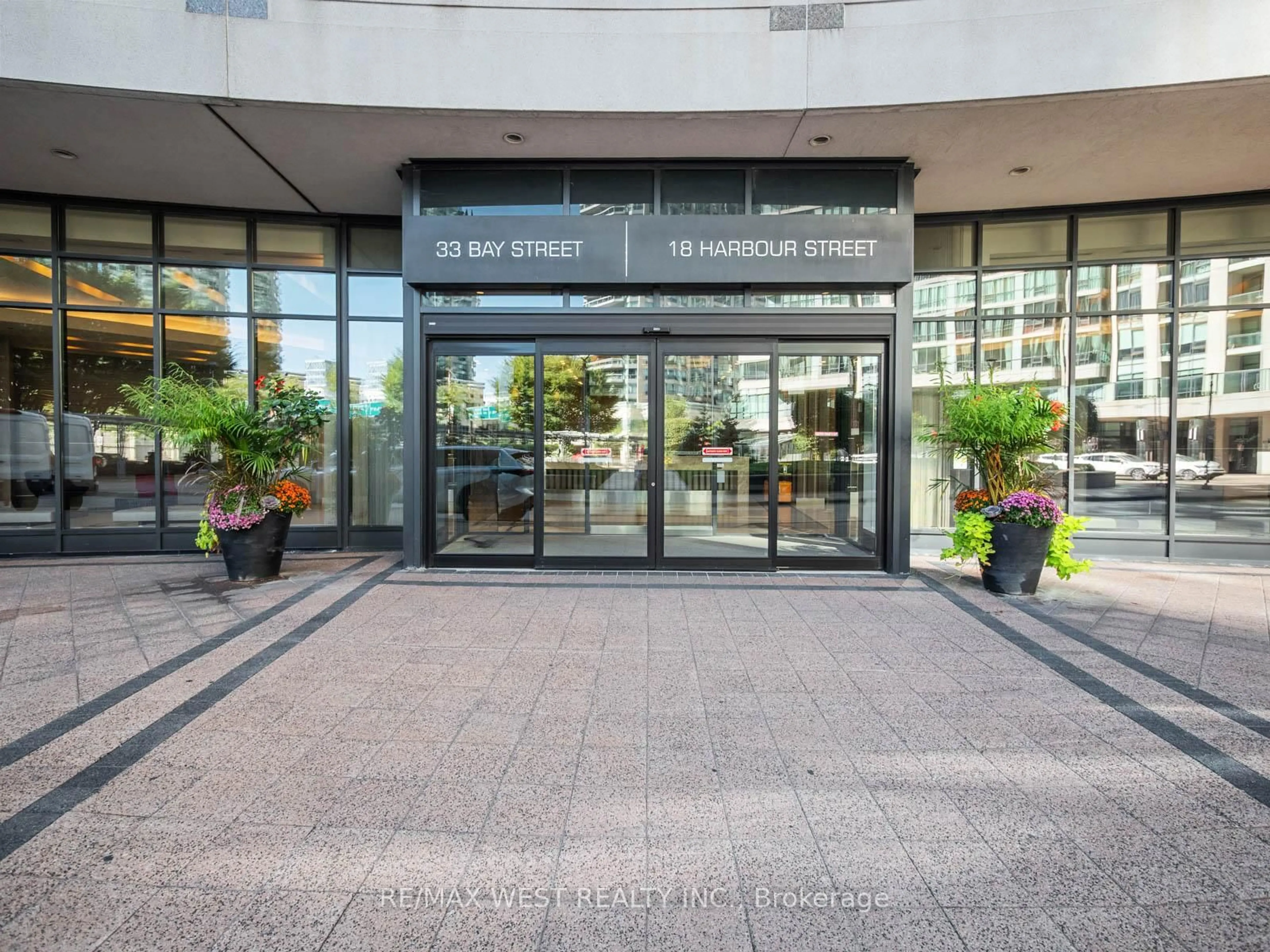 Indoor foyer for 33 Bay St #3104, Toronto Ontario M5J 2Z3