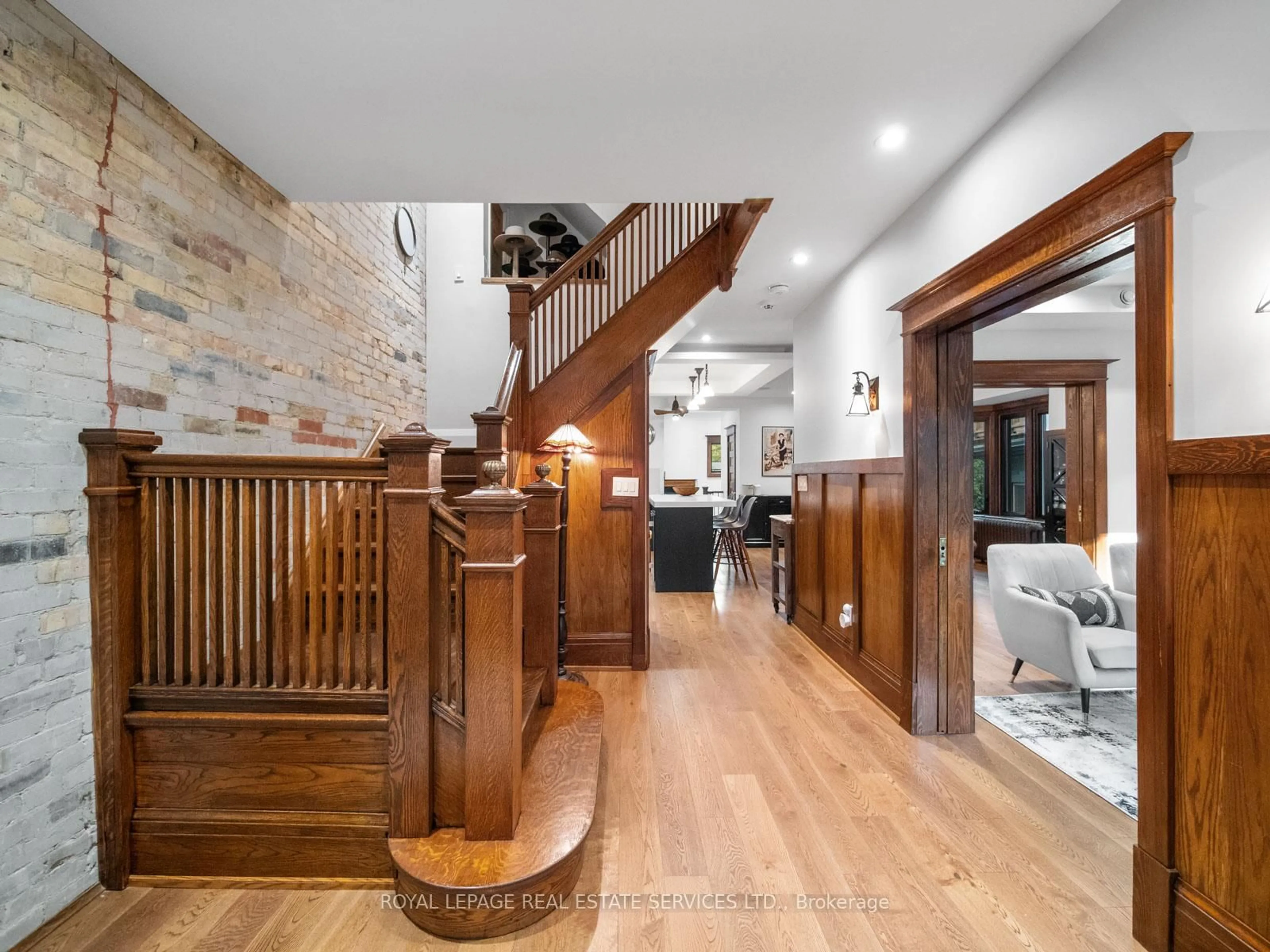 Indoor foyer for 303 Rusholme Rd, Toronto Ontario M6H 2Y9