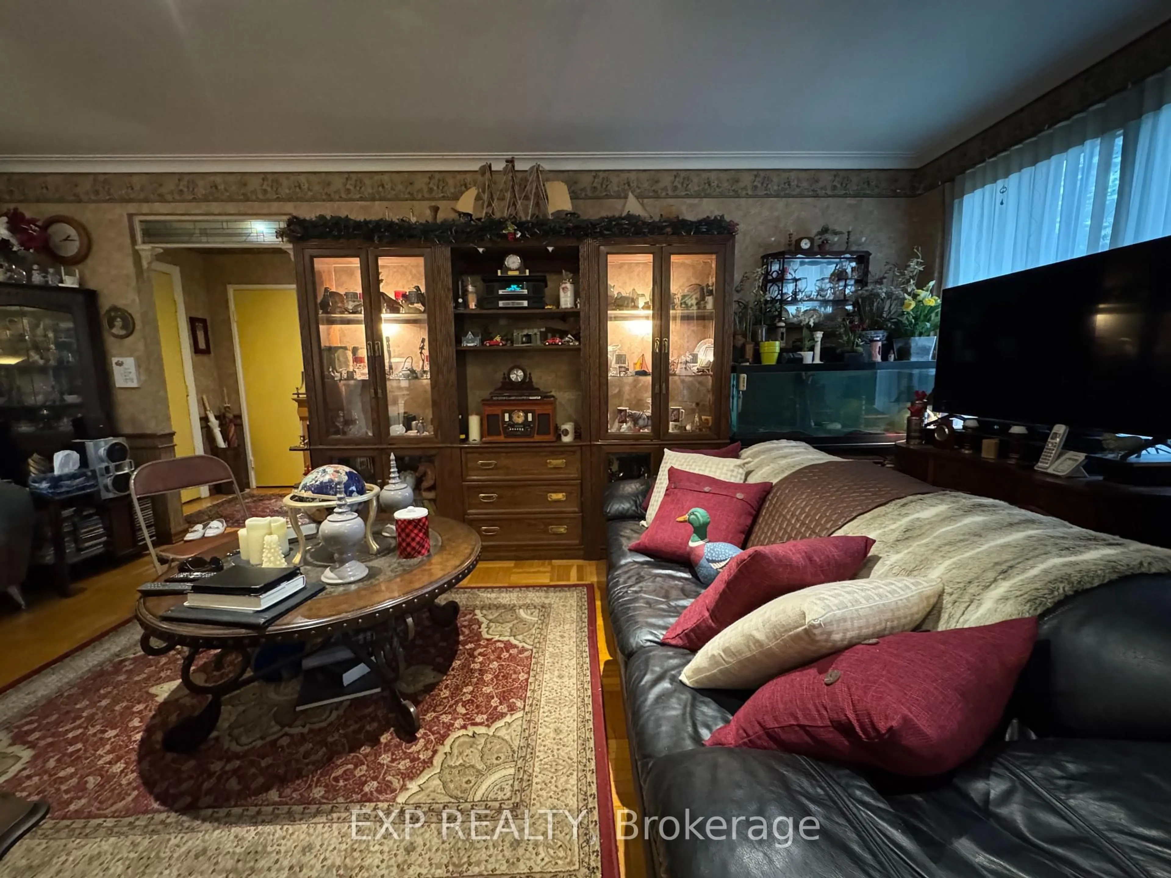 Living room with furniture, unknown for 30 elm Ave #104, Toronto Ontario M4W 1N5