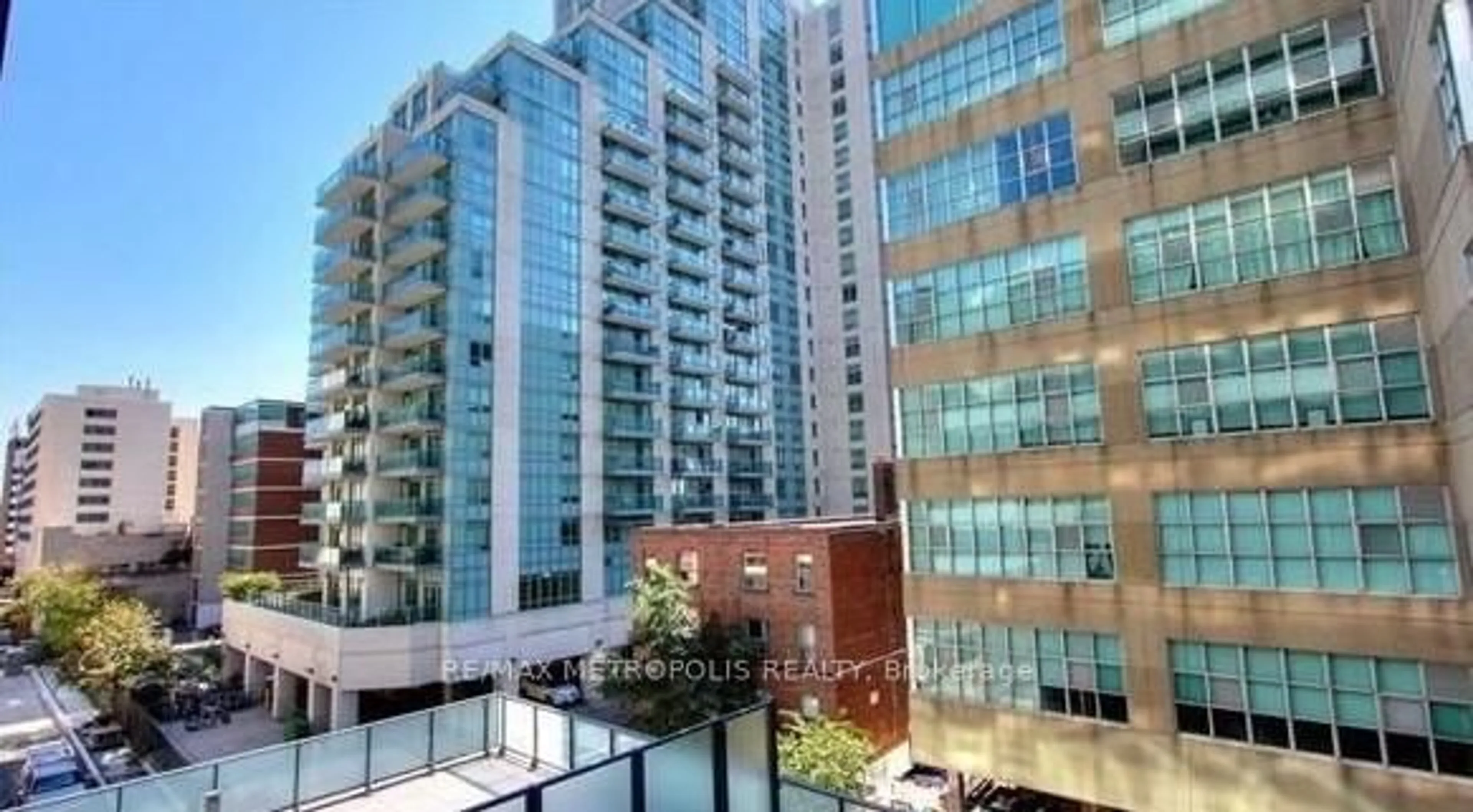 Unknown for 185 Roehampton Ave #301, Toronto Ontario M4P 0C6
