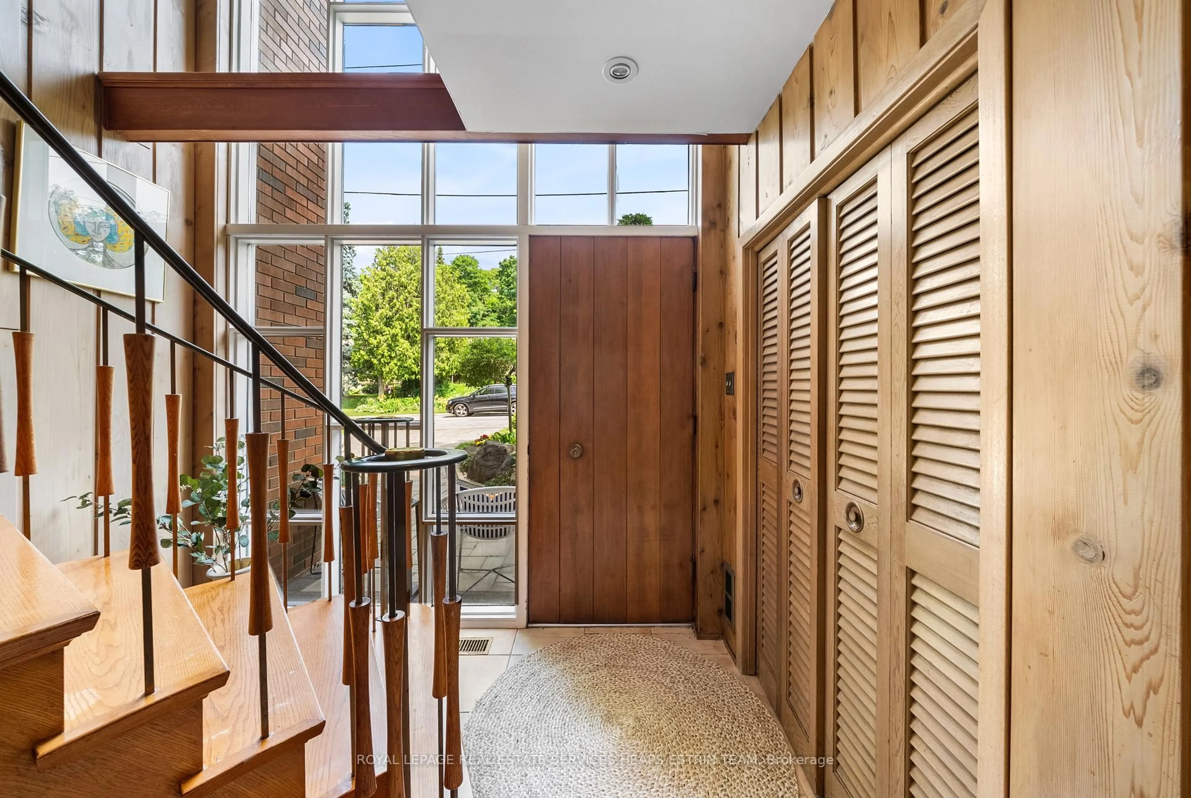 Indoor foyer for 9 Audubon Crt, Toronto Ontario M2N 1T8