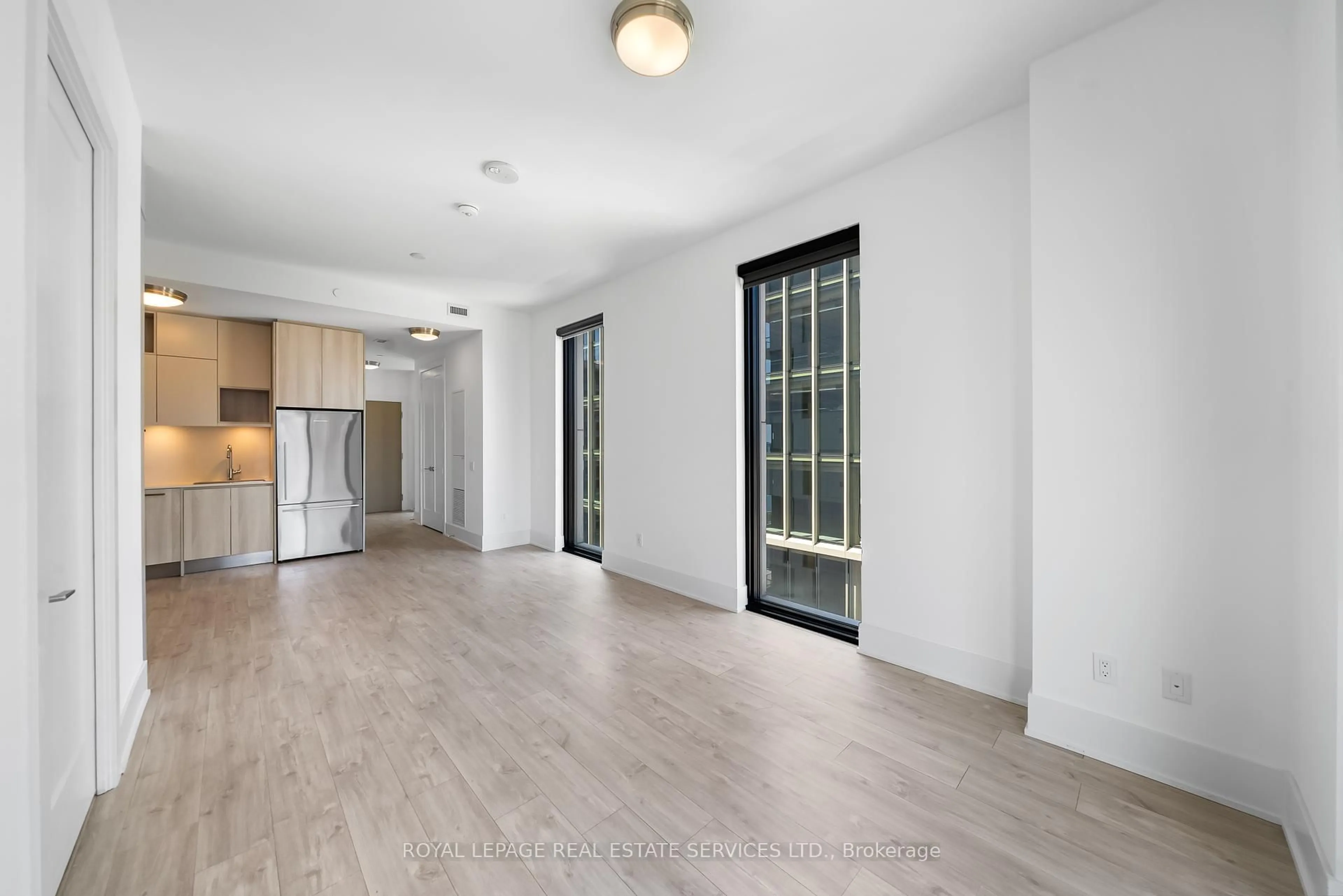 A pic of a room for 118 Merchants' Wharf #922, Toronto Ontario M5A 0L3