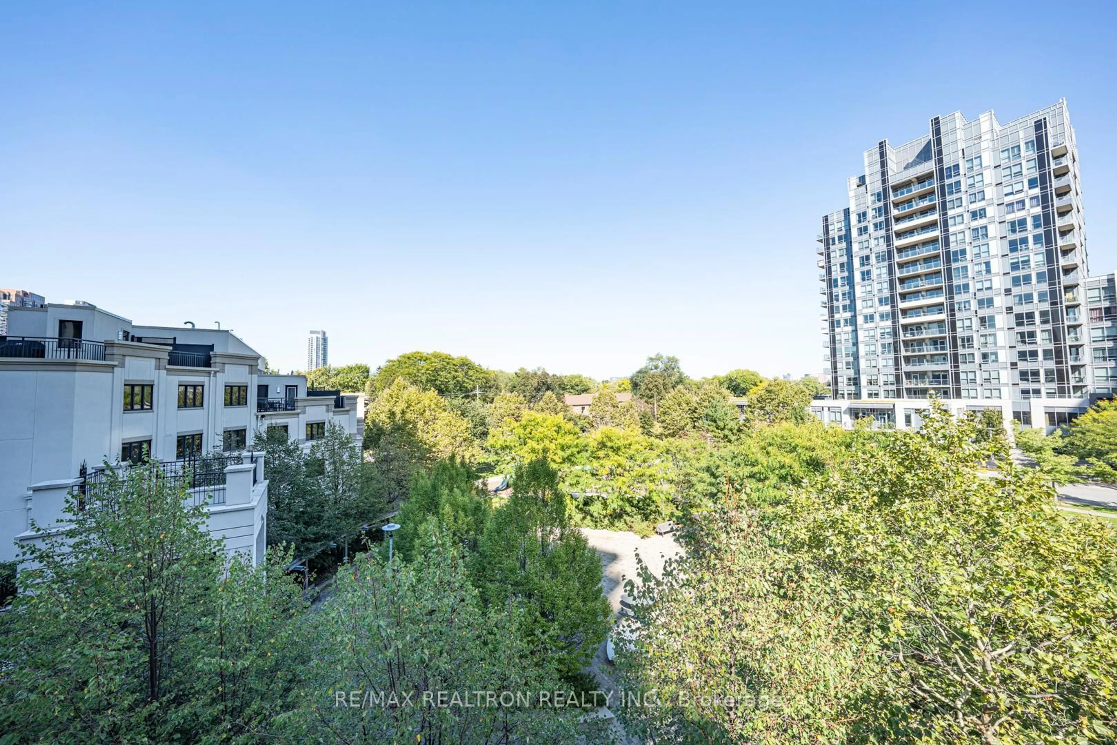 A pic from outside/outdoor area/front of a property/back of a property/a pic from drone, city buildings view from balcony for 115 Harrison Garden Blvd #Th43, Toronto Ontario M2N 2T2
