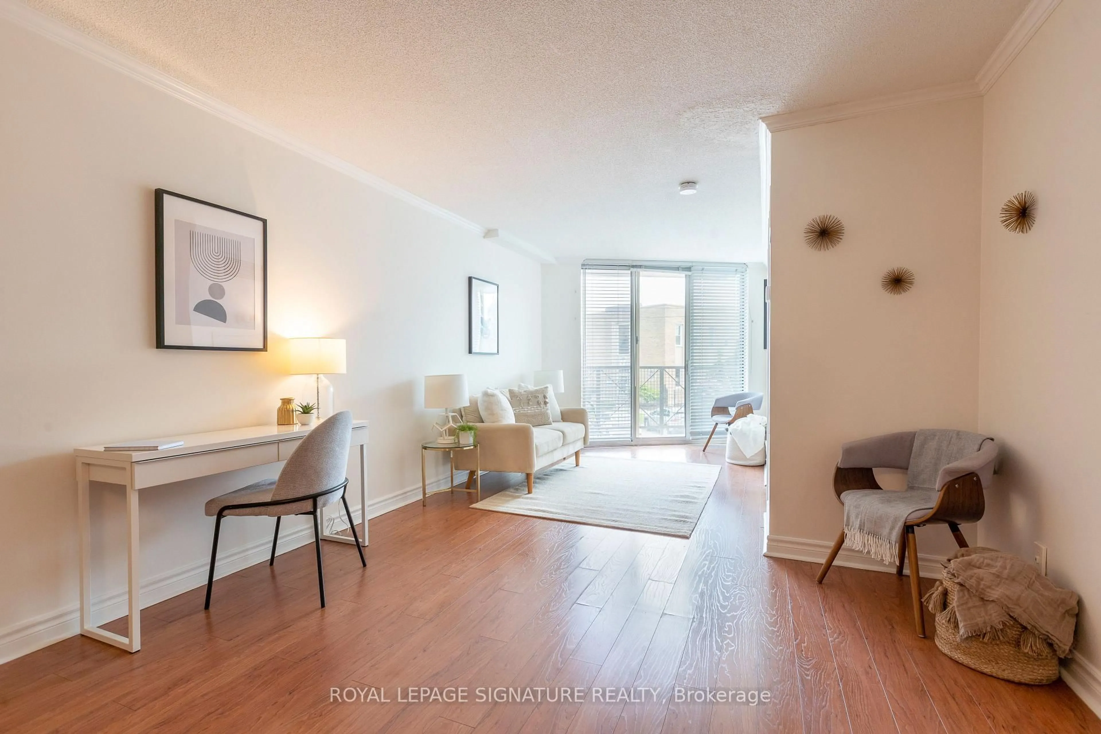 Living room with furniture, unknown for 356 McRae Dr #206, Toronto Ontario M4G 4G4