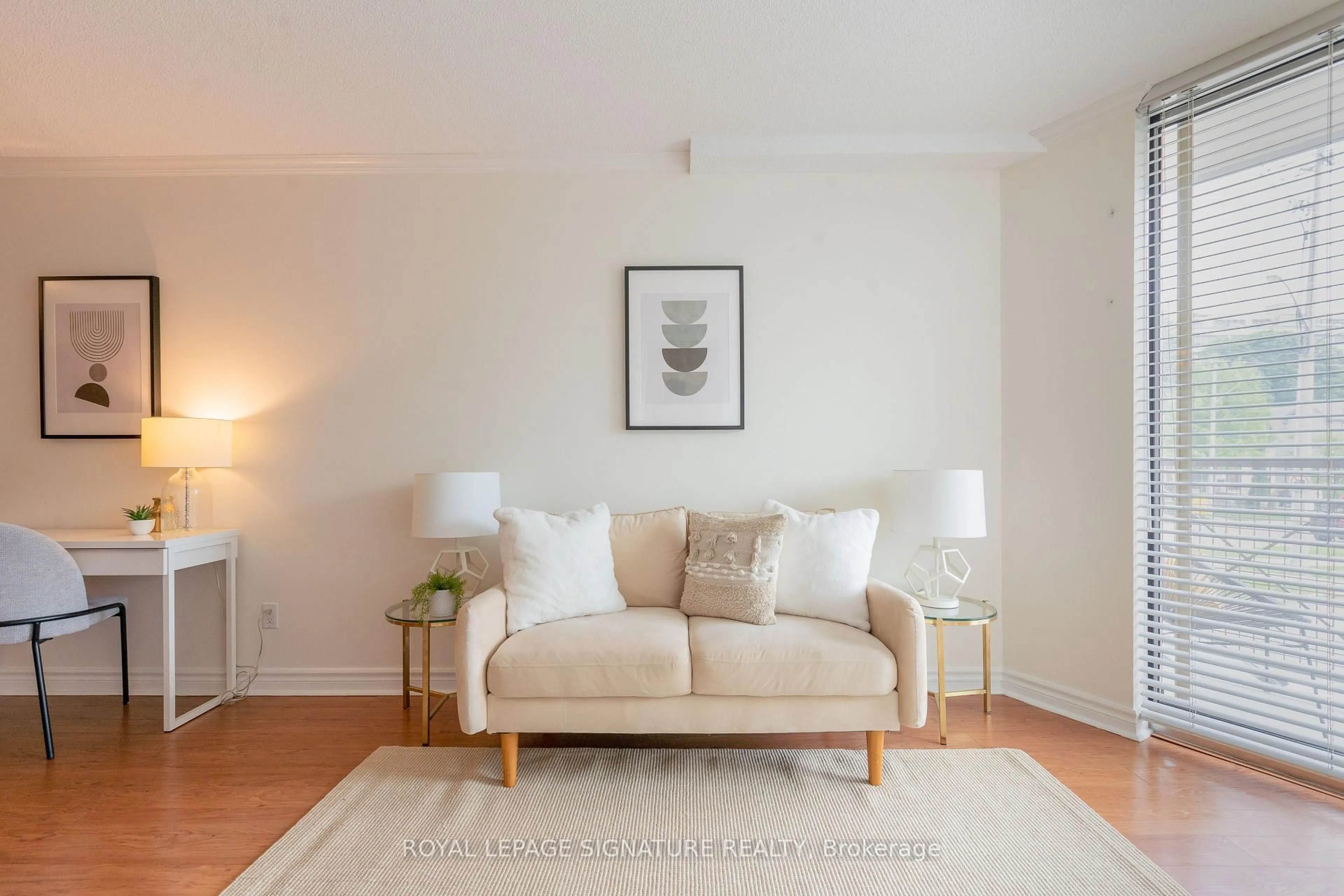 Living room with furniture, unknown for 356 McRae Dr #206, Toronto Ontario M4G 4G4
