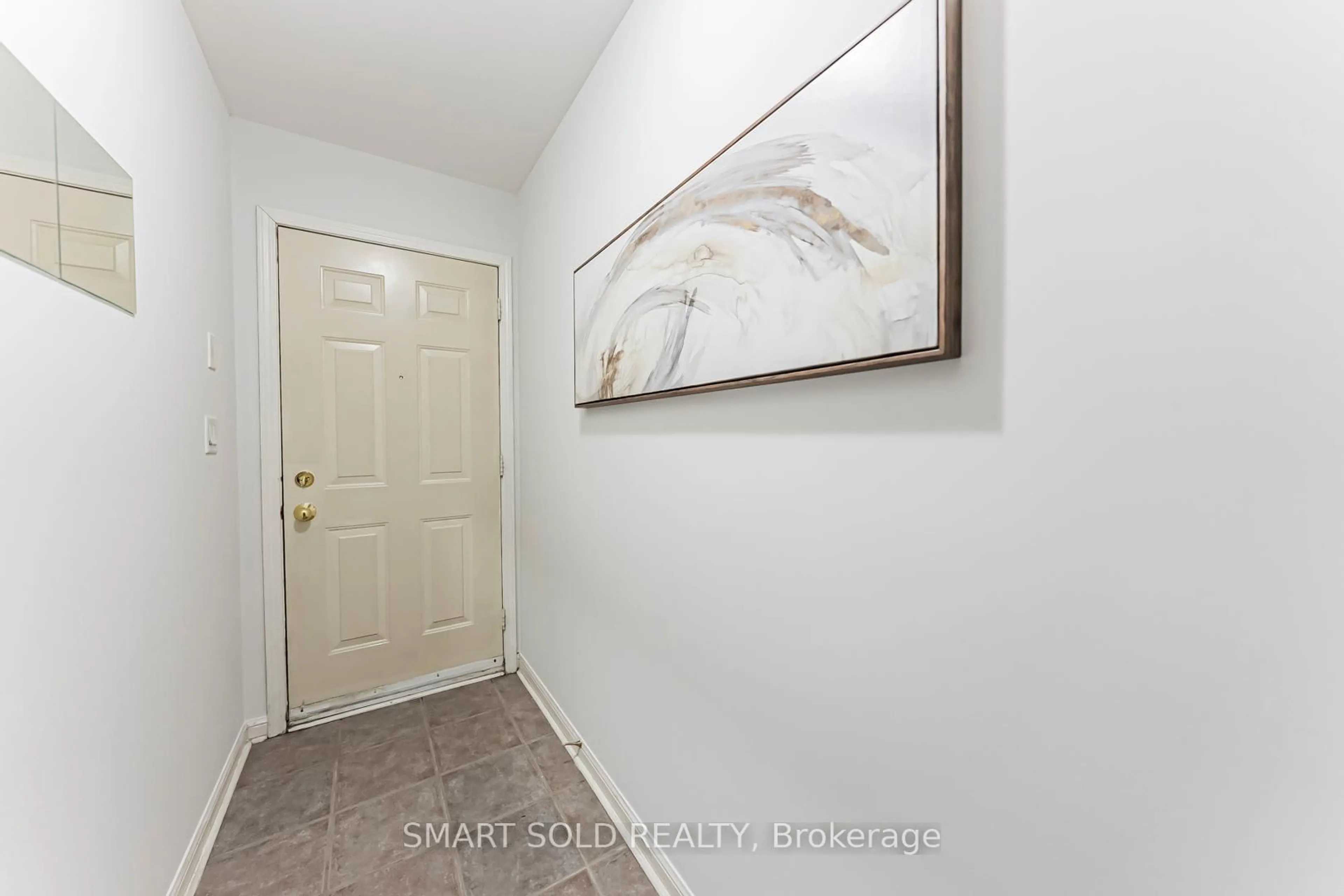 Indoor entryway for 3 Everson Dr #533, Toronto Ontario M2N 7C2